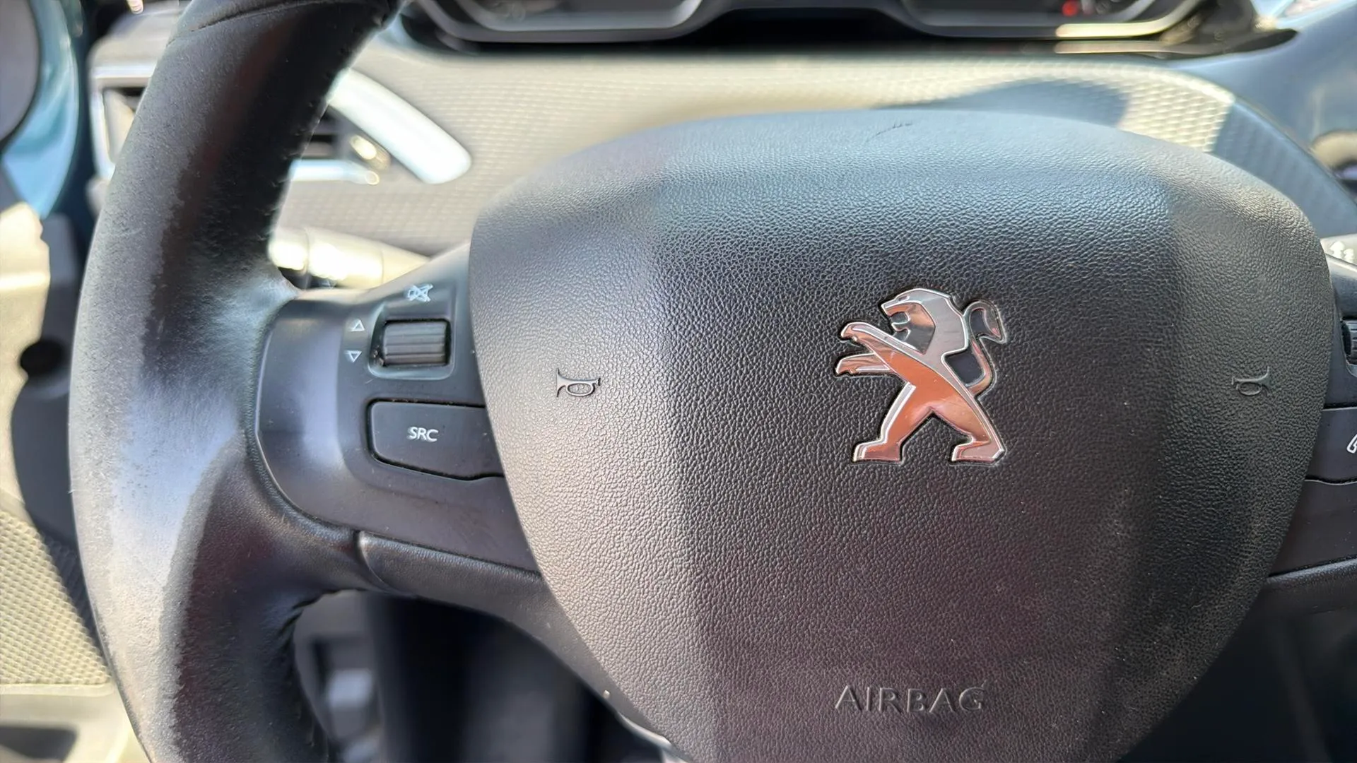 Peugeot 2008 Allure 1.2 PureTech - foto 15