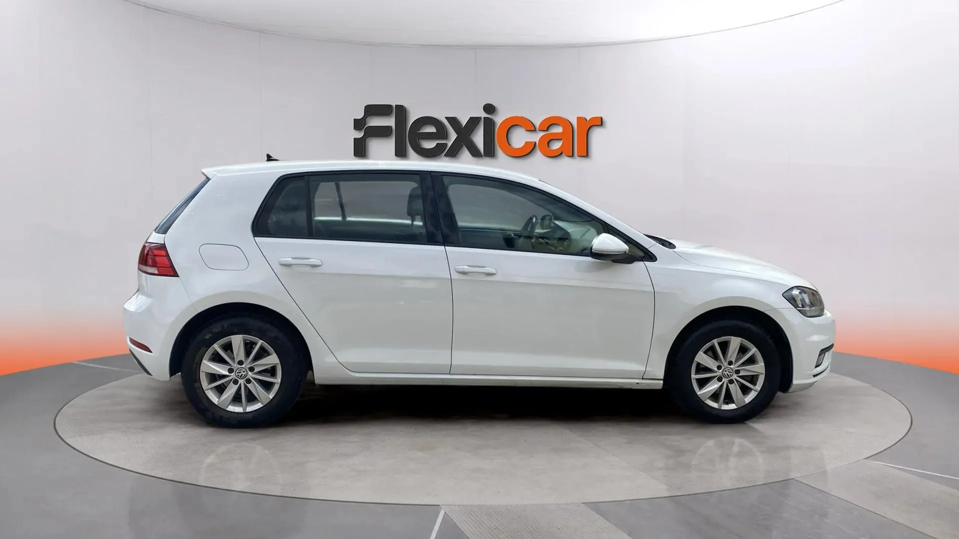 Volkswagen Golf Ready2Go 1.0 TSI - foto 2