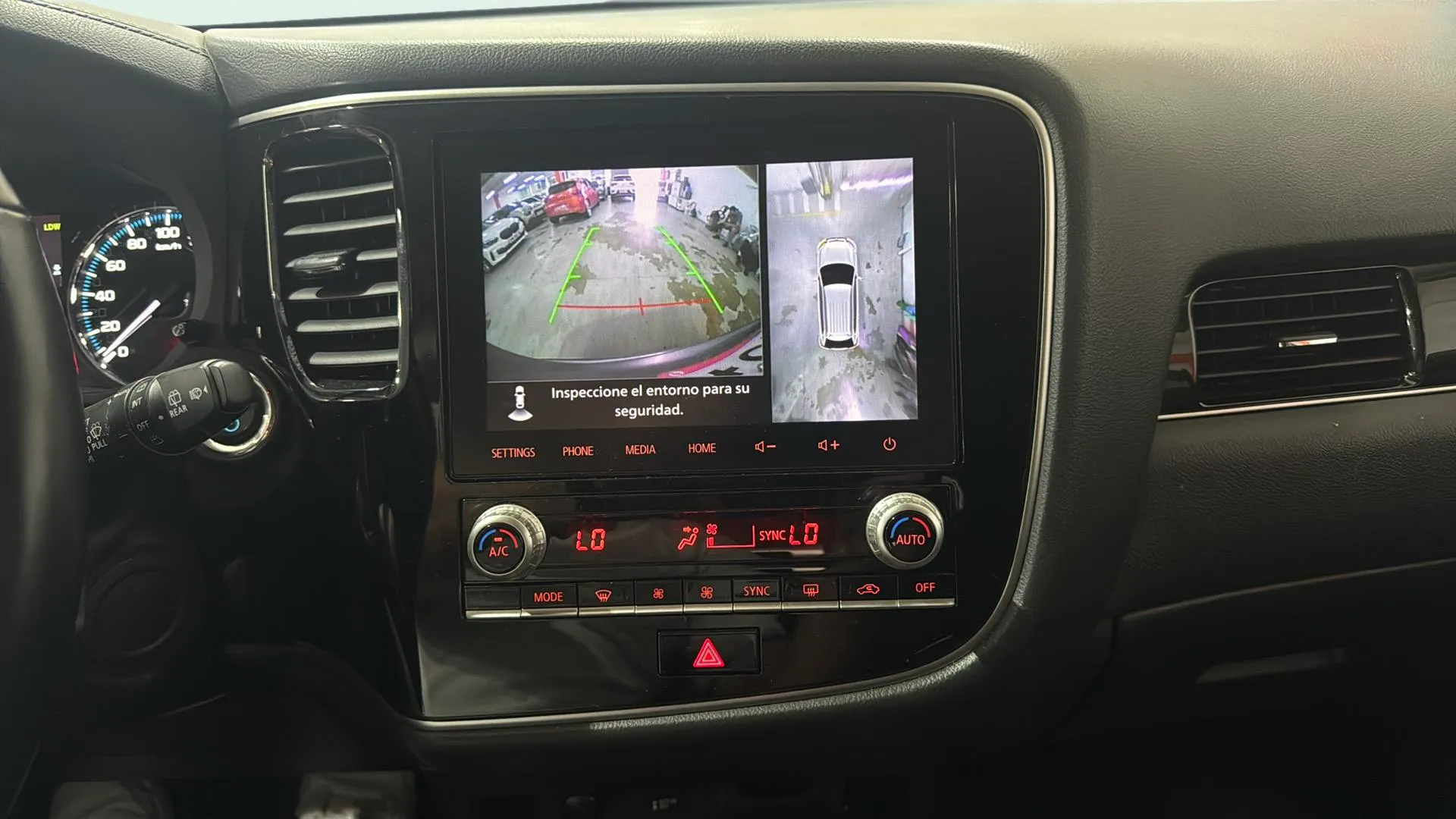 Mitsubishi Outlander 2.4 PHEV Kaiteki 4WD - foto 18