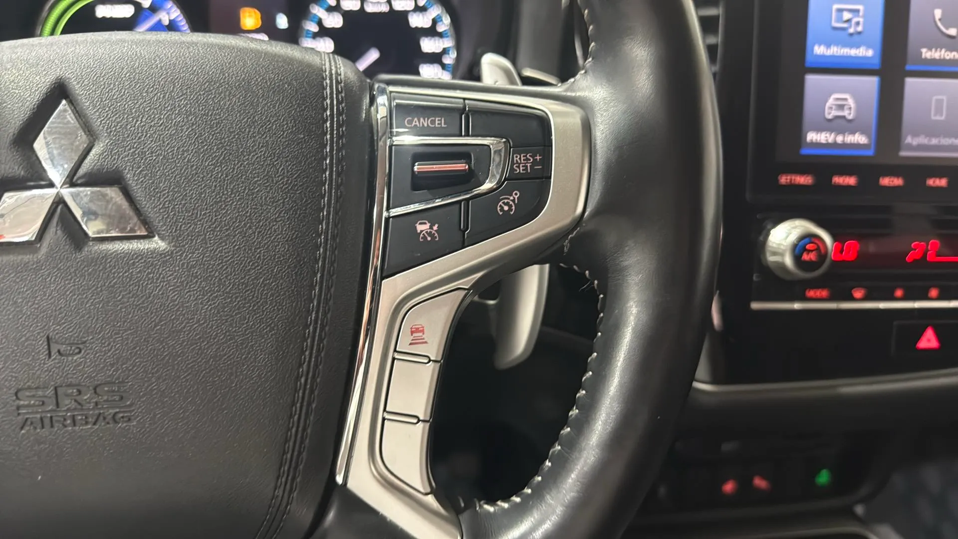 Mitsubishi Outlander 2.4 PHEV Kaiteki 4WD - foto 25