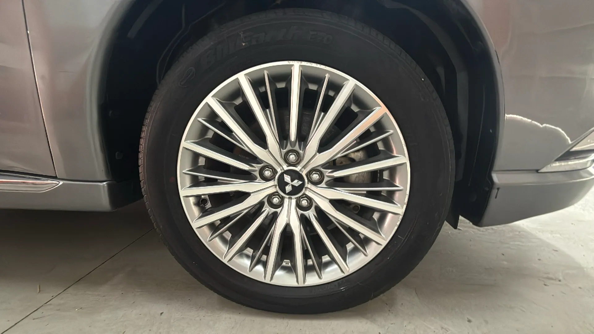 Mitsubishi Outlander 2.4 PHEV Kaiteki 4WD - foto 31