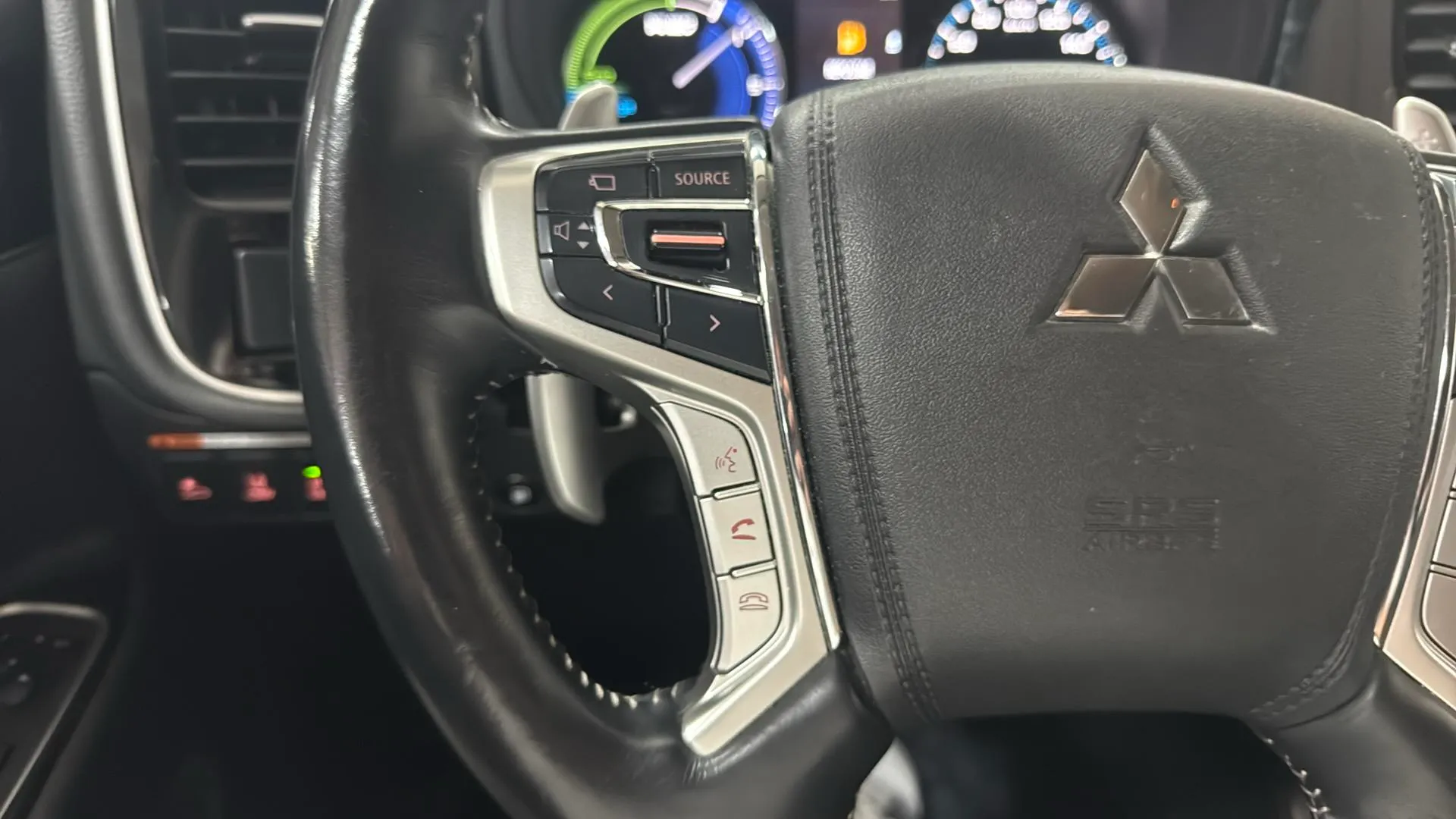 Mitsubishi Outlander 2.4 PHEV Kaiteki 4WD - foto 24