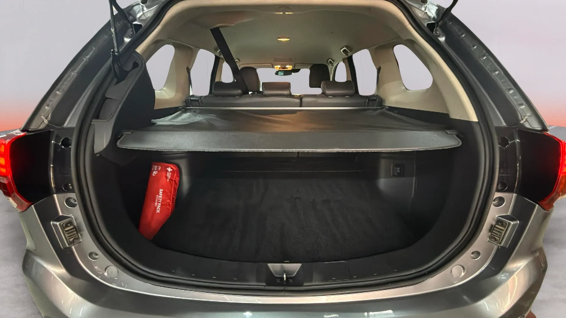 Mitsubishi Outlander 2.4 PHEV Kaiteki 4WD - foto 30