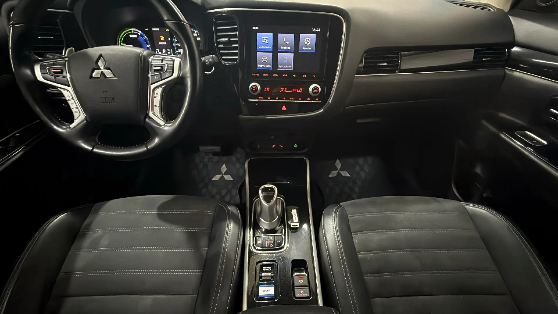 Mitsubishi Outlander 2.4 PHEV Kaiteki 4WD - foto 11