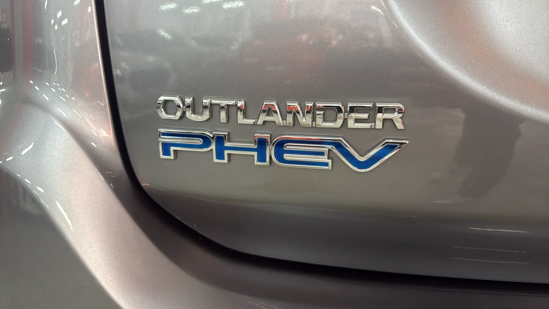 Mitsubishi Outlander 2.4 PHEV Kaiteki 4WD - foto 27
