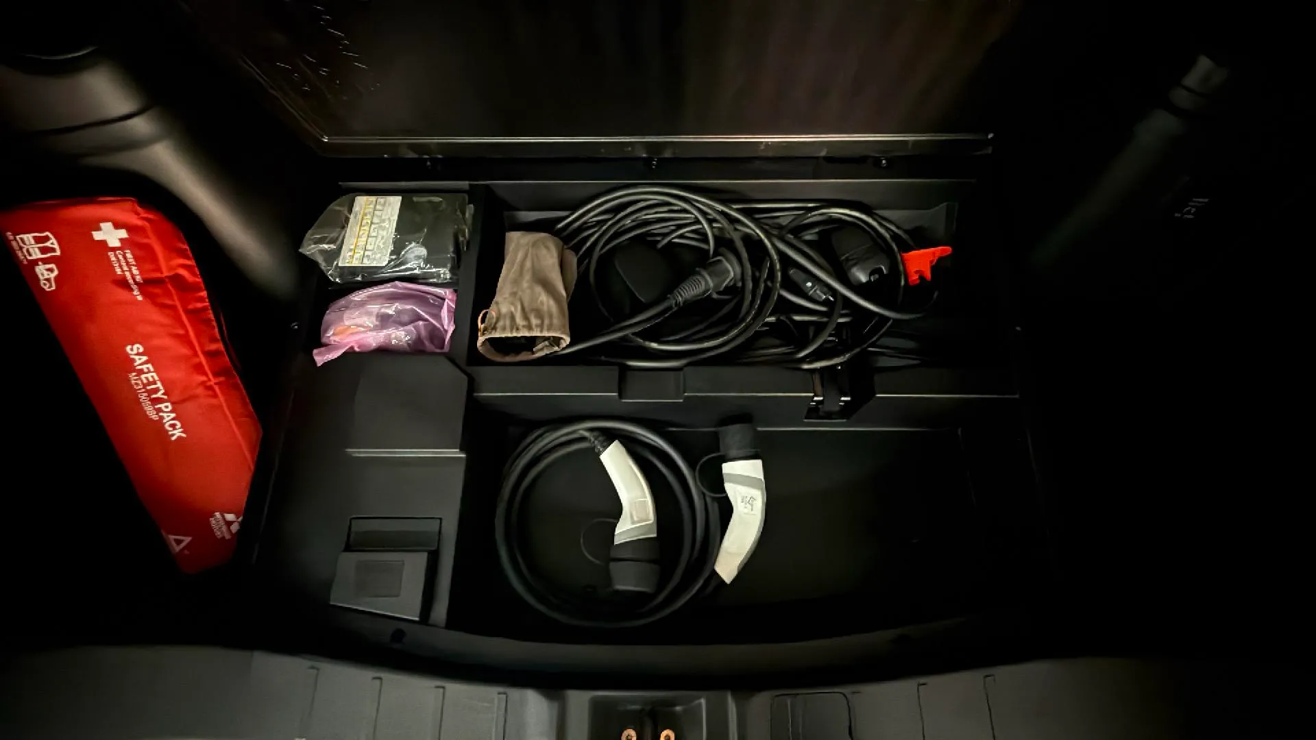 Mitsubishi Outlander 2.4 PHEV Kaiteki 4WD - foto 28