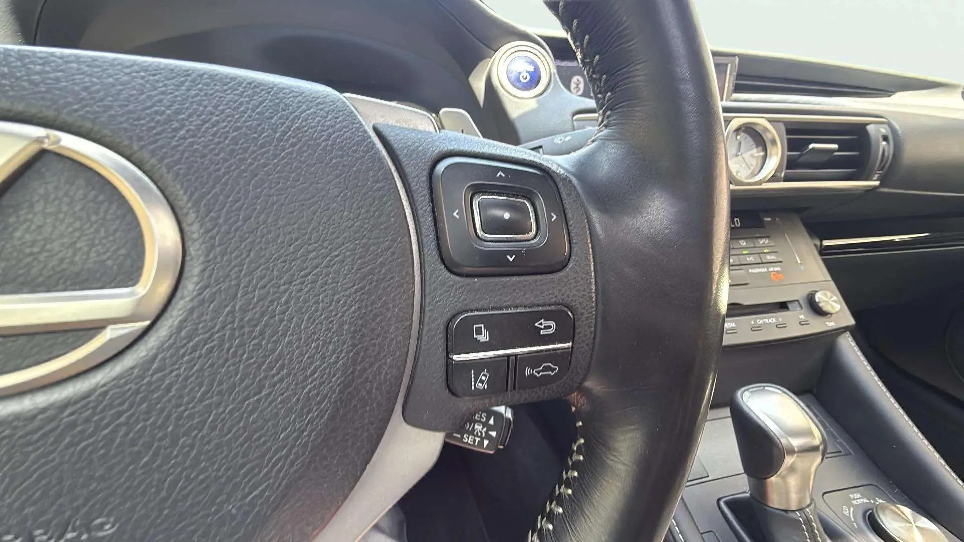 Lexus RC 2.5 300h Business - foto 14