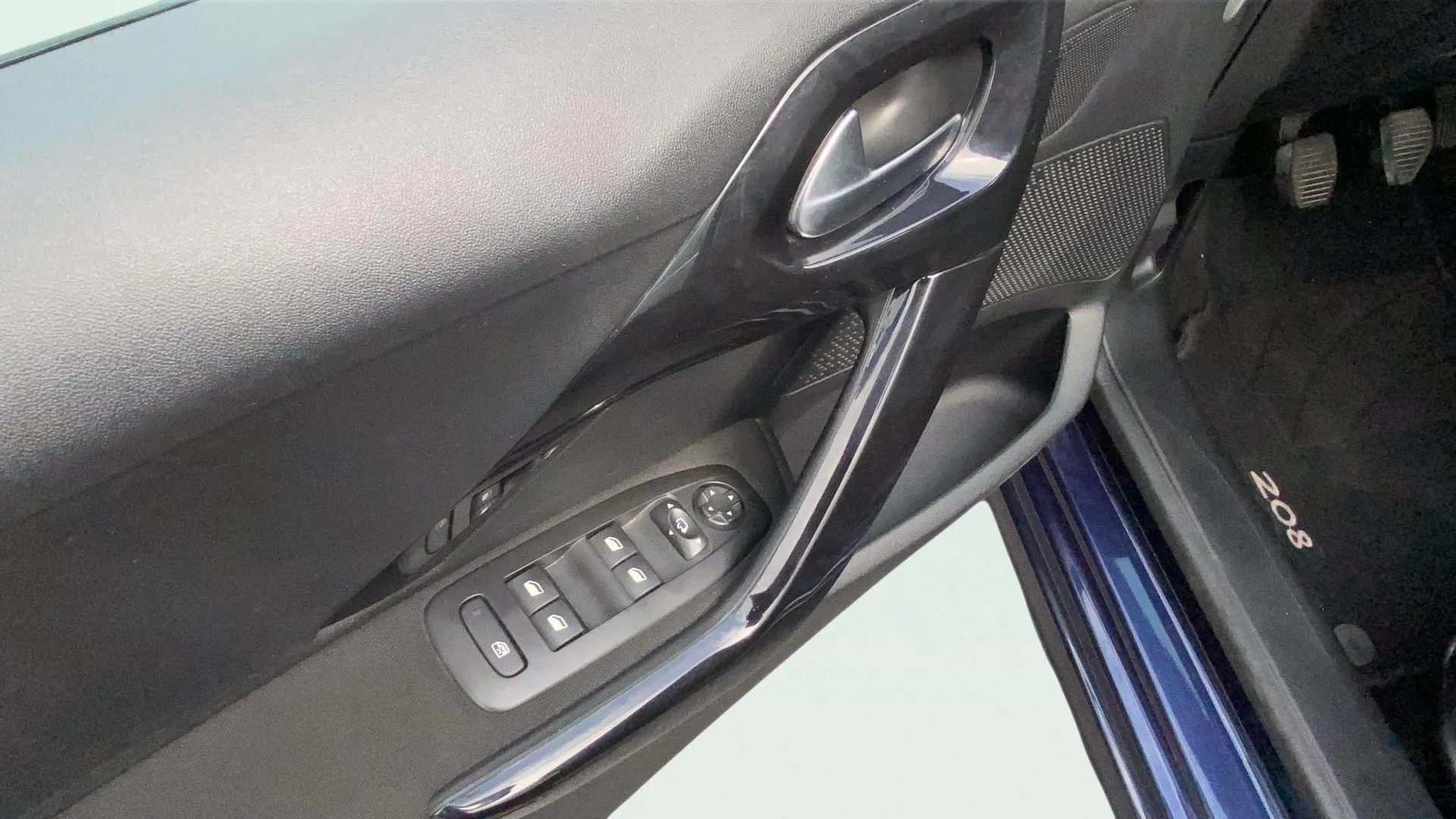 Peugeot 208 Allure 1.2L PureTech - foto 24