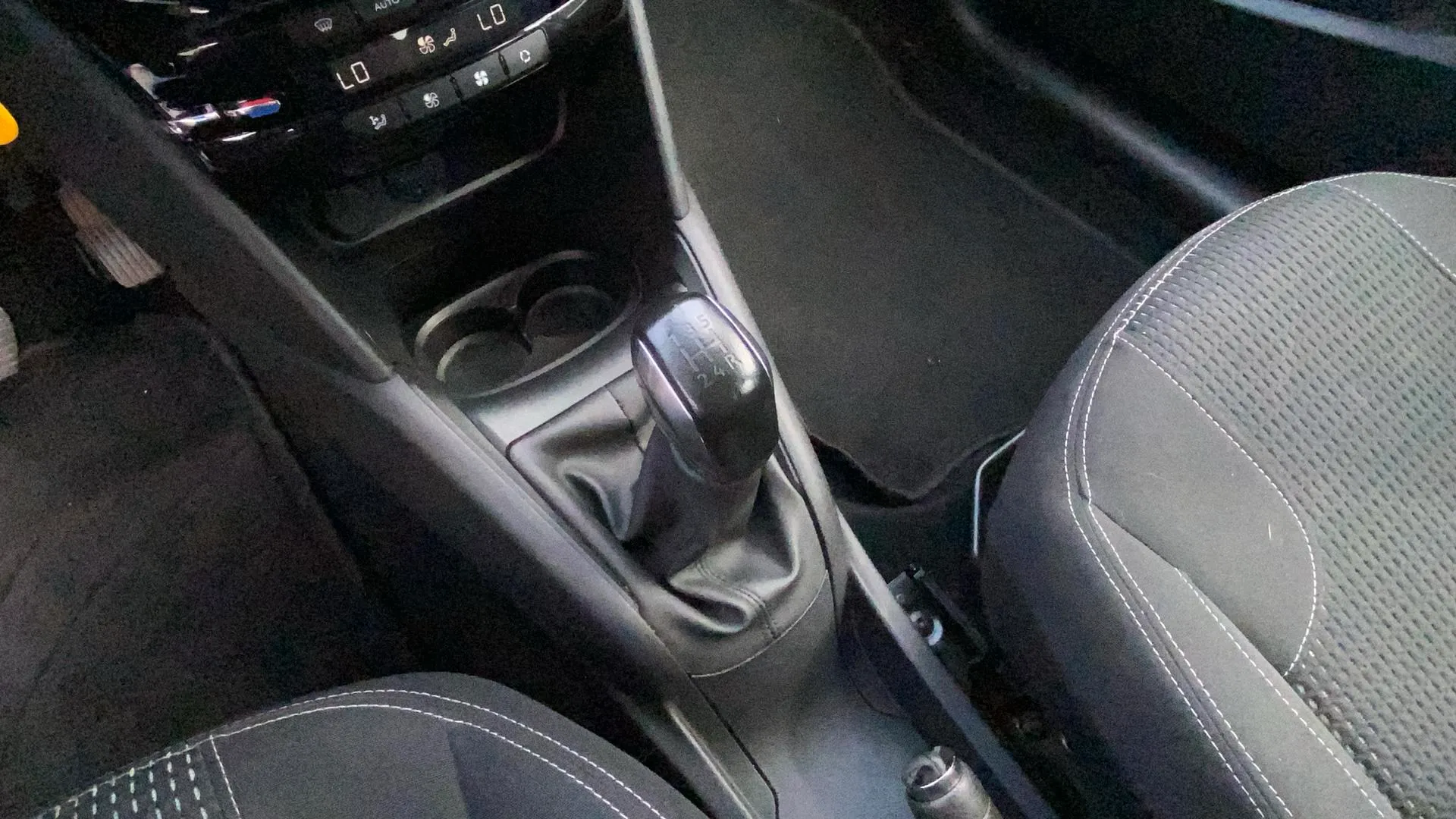 Peugeot 208 Allure 1.2L PureTech - foto 23