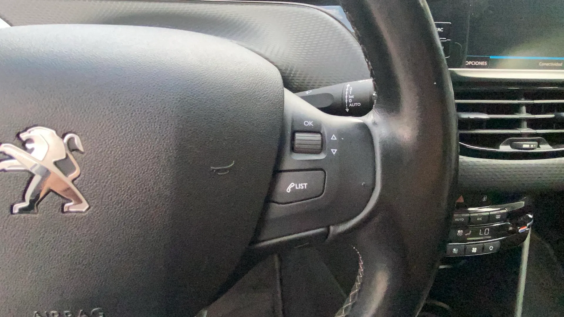 Peugeot 208 Allure 1.2L PureTech - foto 19