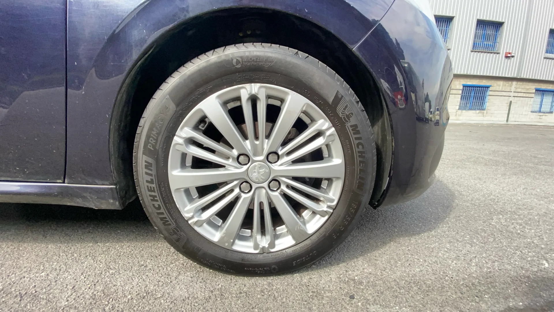 Peugeot 208 Allure 1.2L PureTech - foto 25