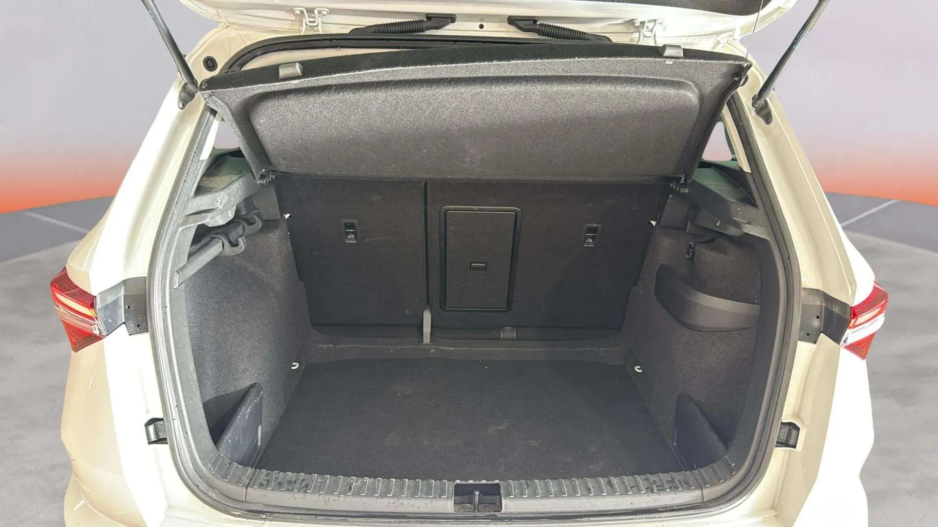 Škoda Karoq 1.0 TSI Ambition - foto 9