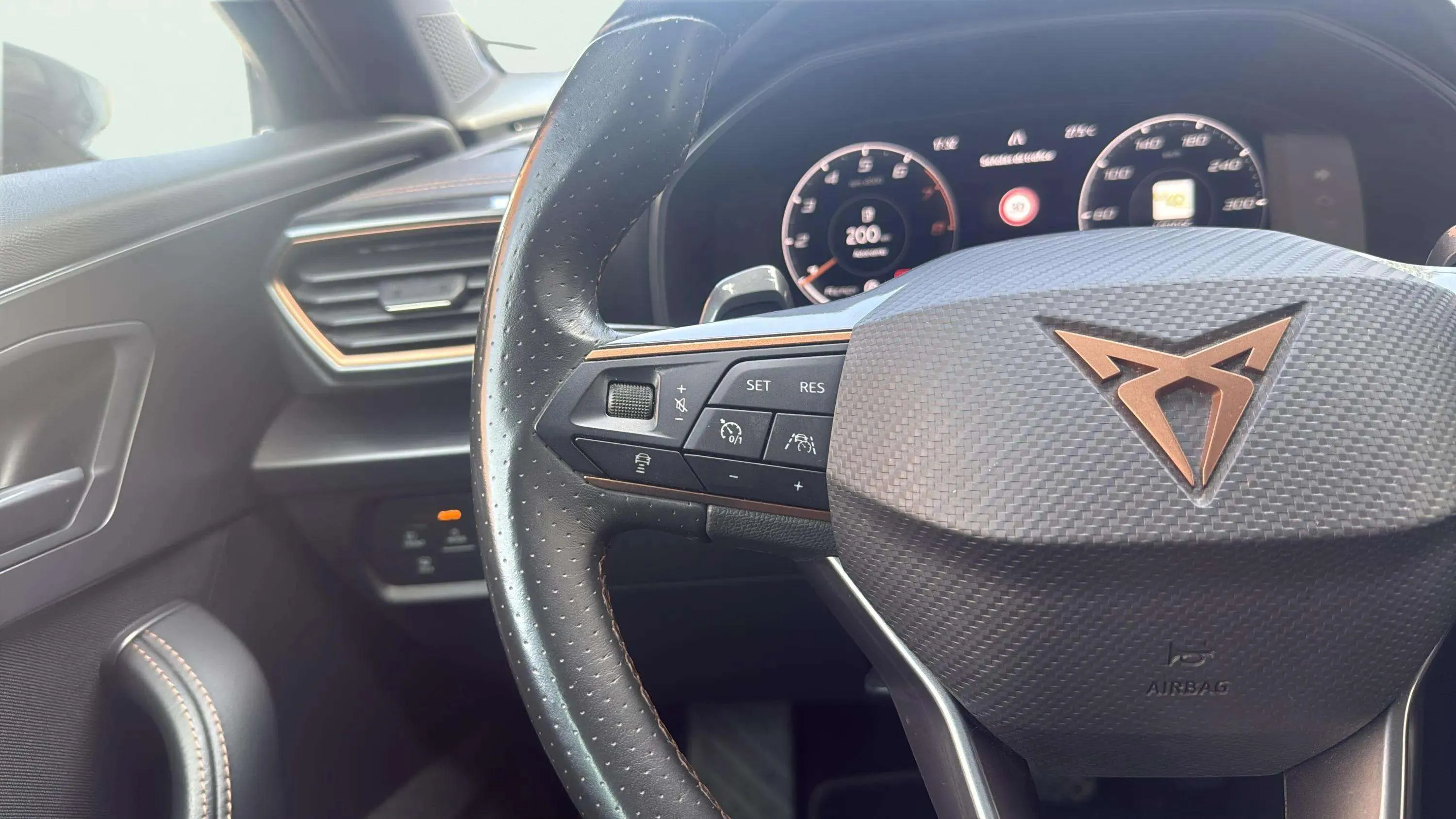 Cupra Formentor 1.5 TSI DSG - foto 18