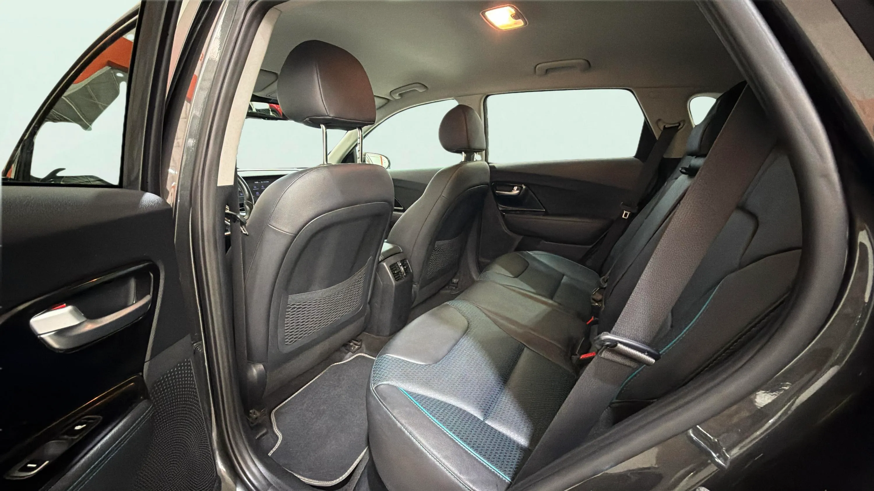 Kia Niro e-Niro Emotion - foto 18