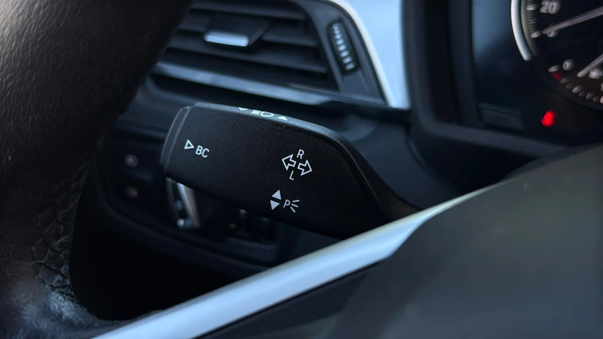 BMW X1 sDrive18d - foto 22