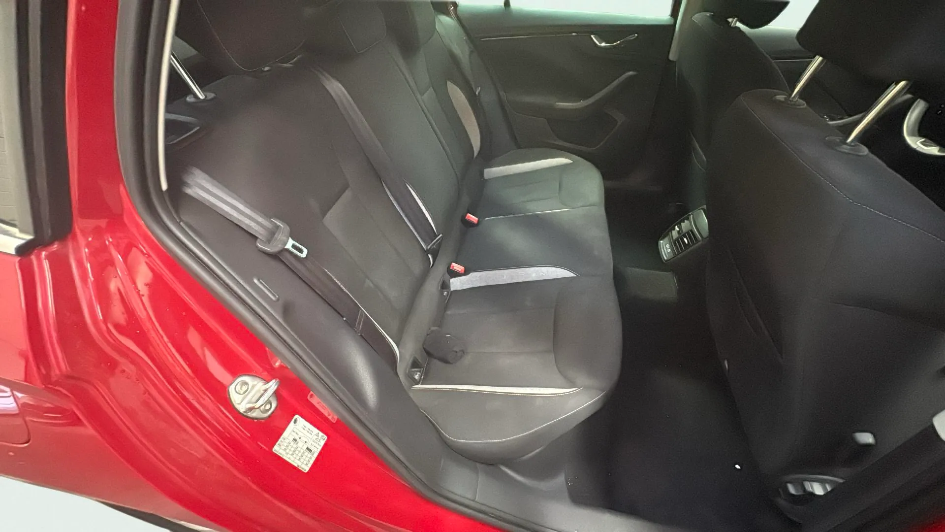 Škoda Kamiq 1.0 TSI Selection - foto 11