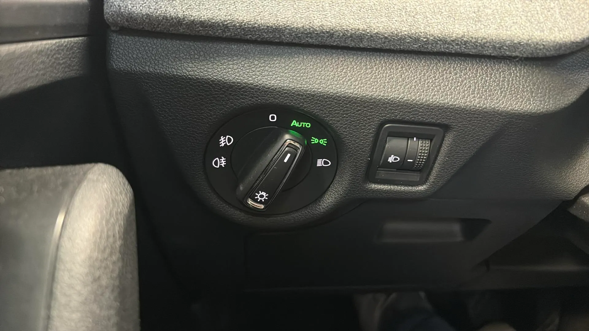 Škoda Kamiq 1.0 TSI Selection - foto 18