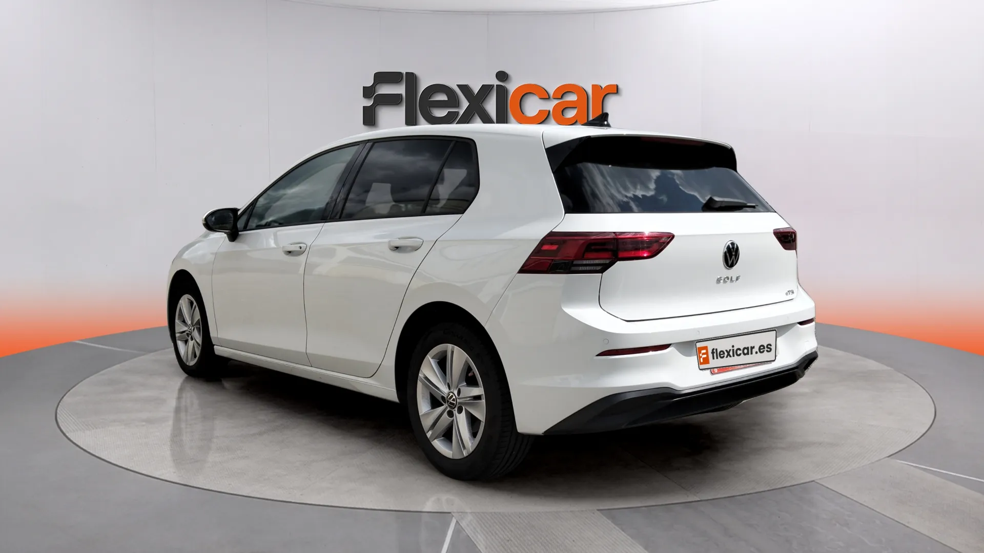 Volkswagen Golf 1.0 eTSI DSG - foto 8