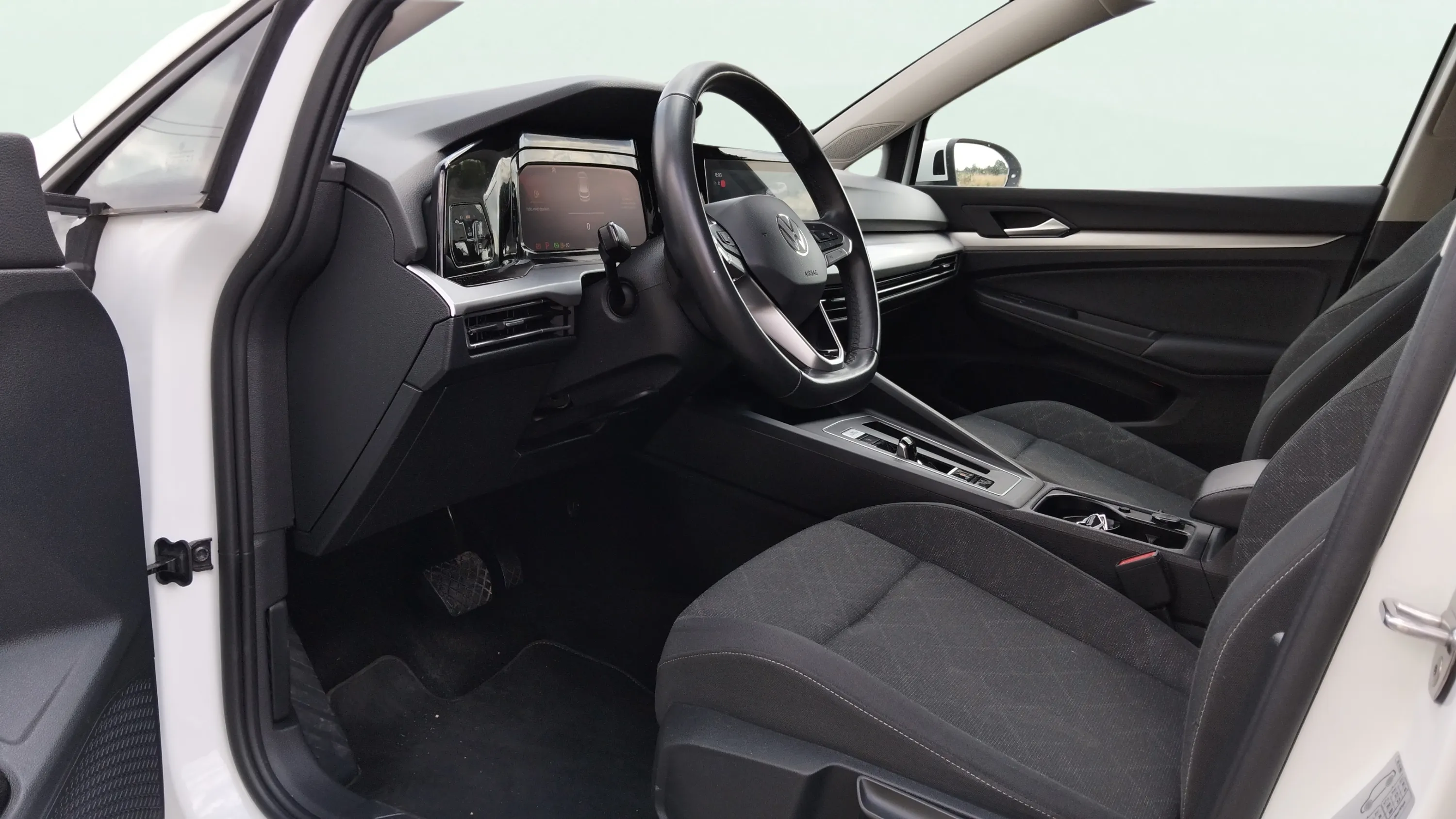 Volkswagen Golf 1.0 eTSI DSG - foto 15