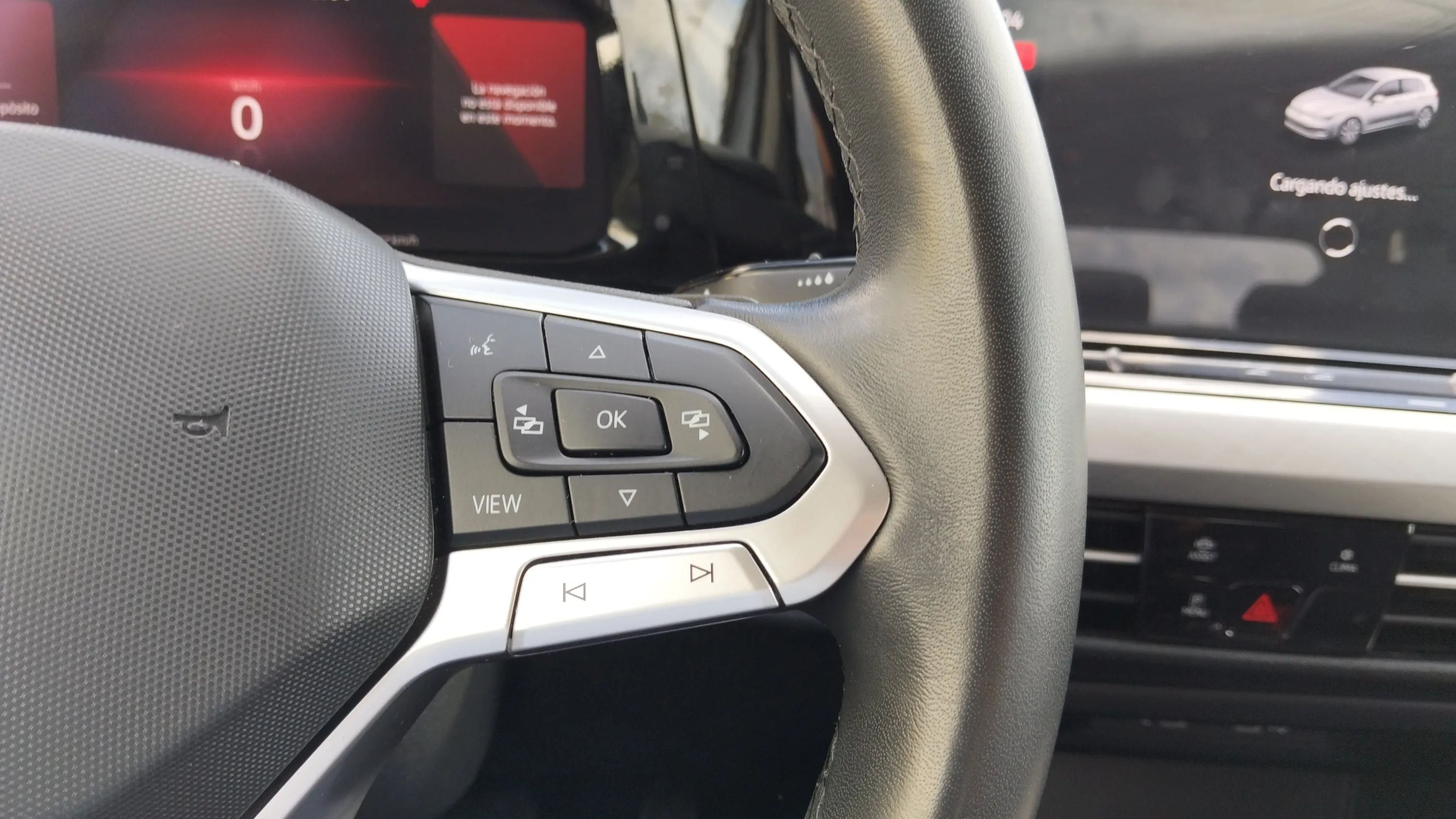 Volkswagen Golf 1.0 eTSI DSG - foto 13