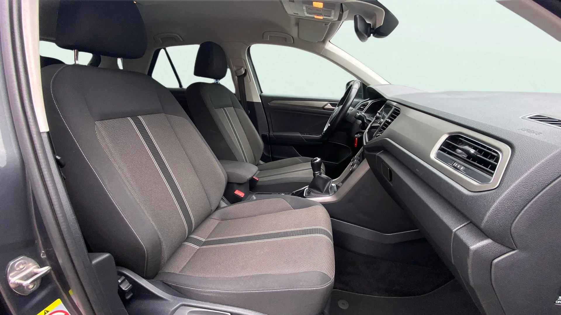 Volkswagen T-Roc Advance 1.0 TSI - foto 21