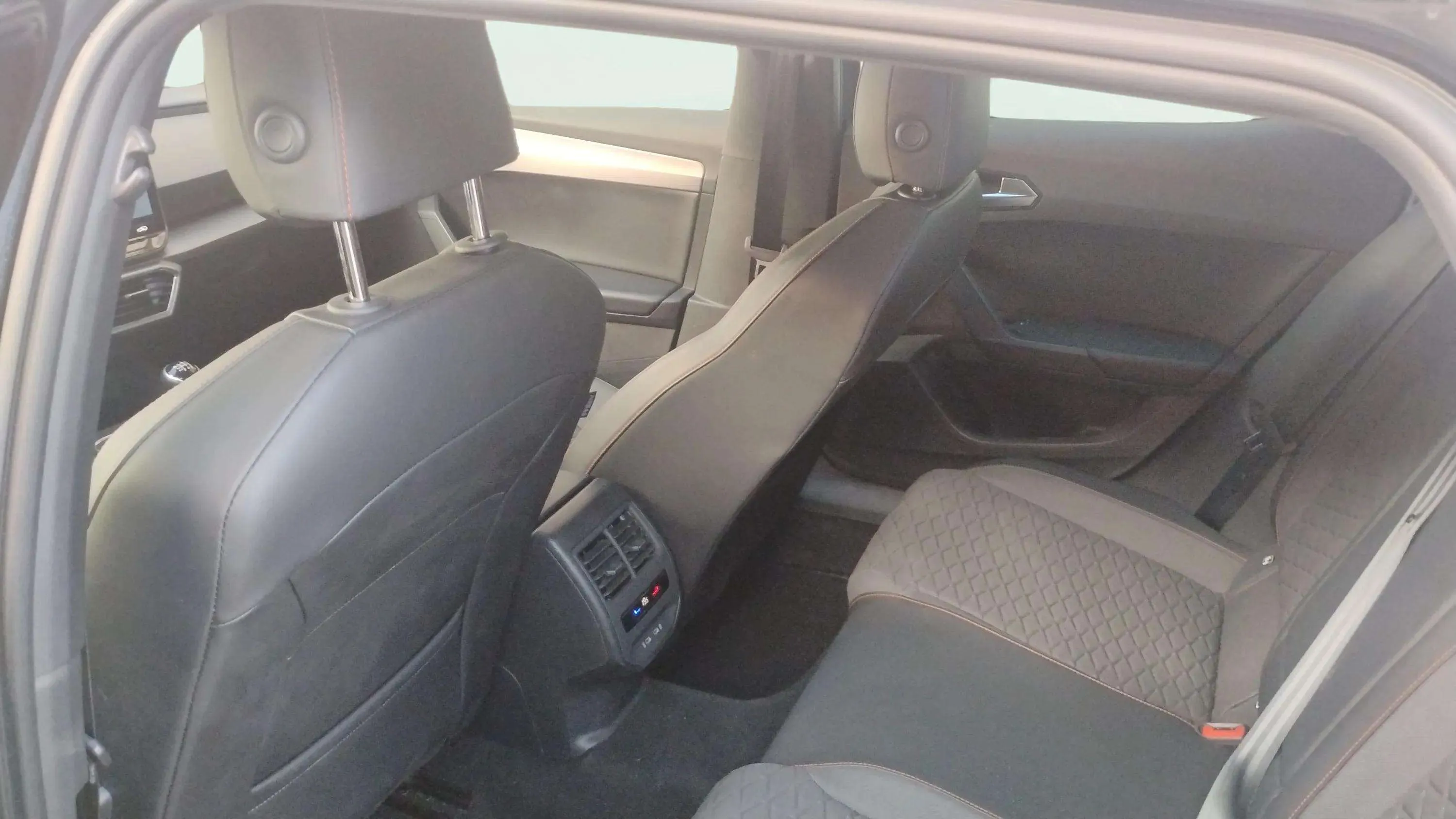 SEAT León 1.5 TSI FR 25 Aniversario - foto 13