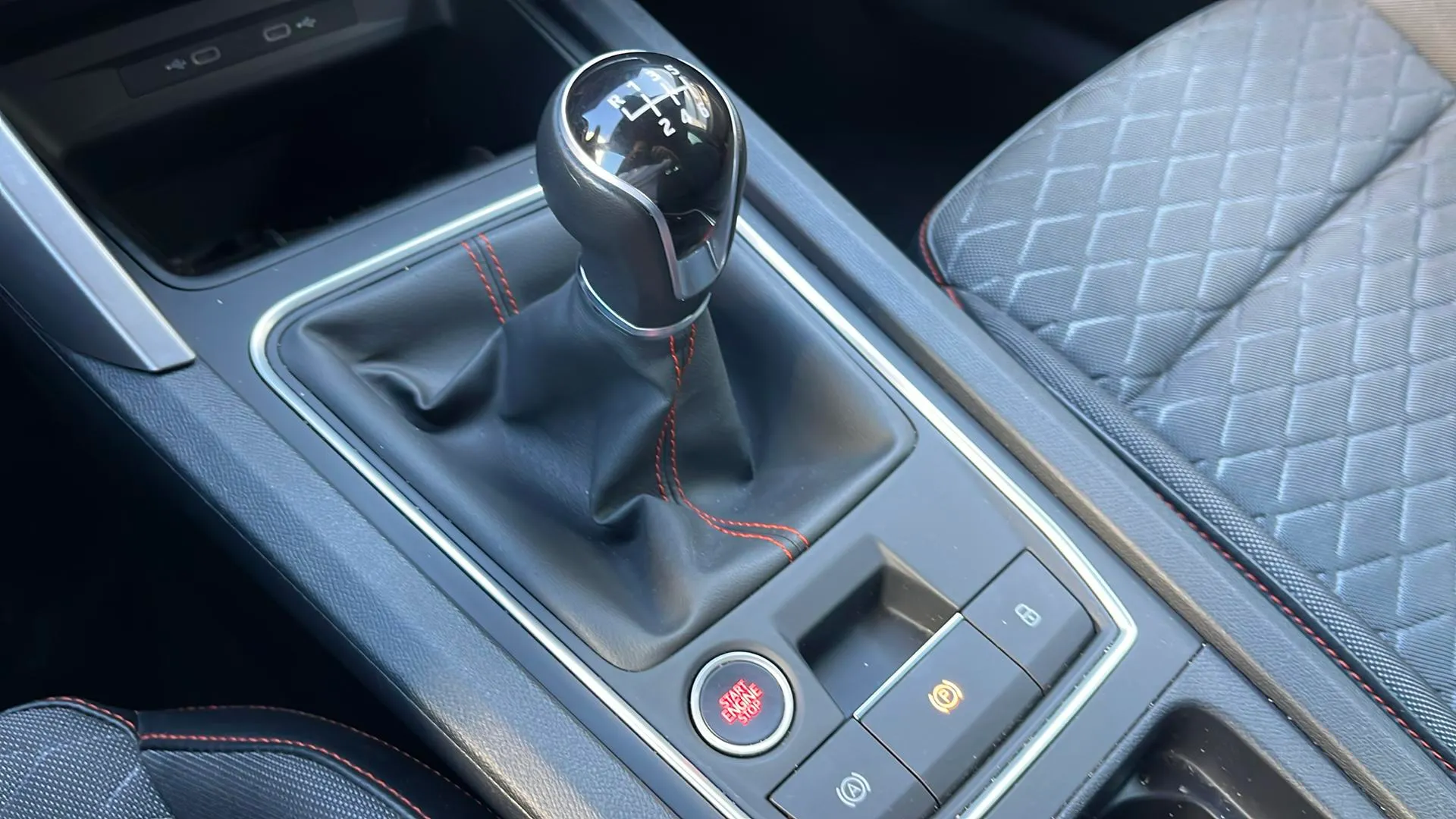 SEAT León 1.5 TSI FR 25 Aniversario - foto 18