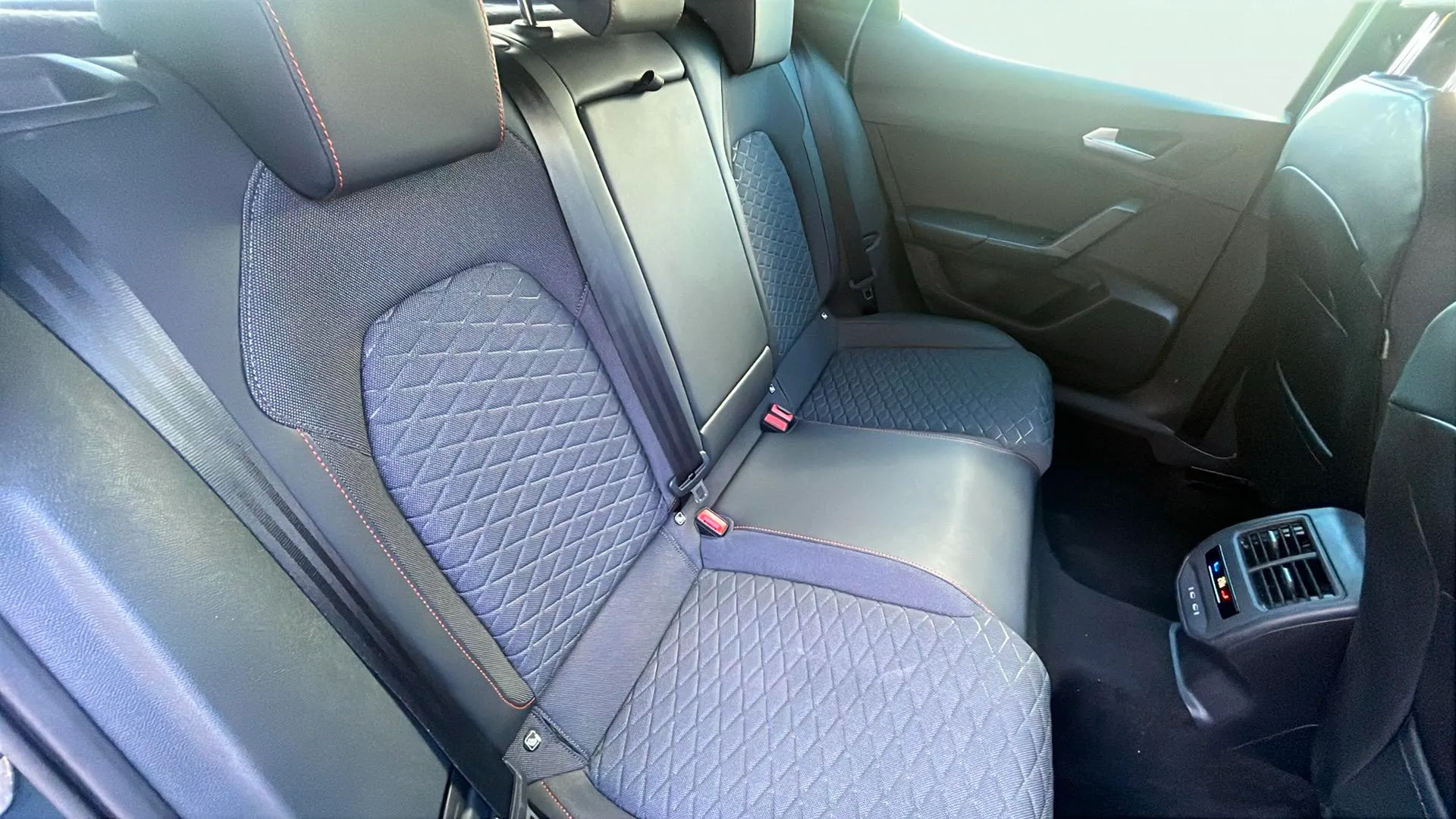 SEAT León 1.5 TSI FR 25 Aniversario - foto 22