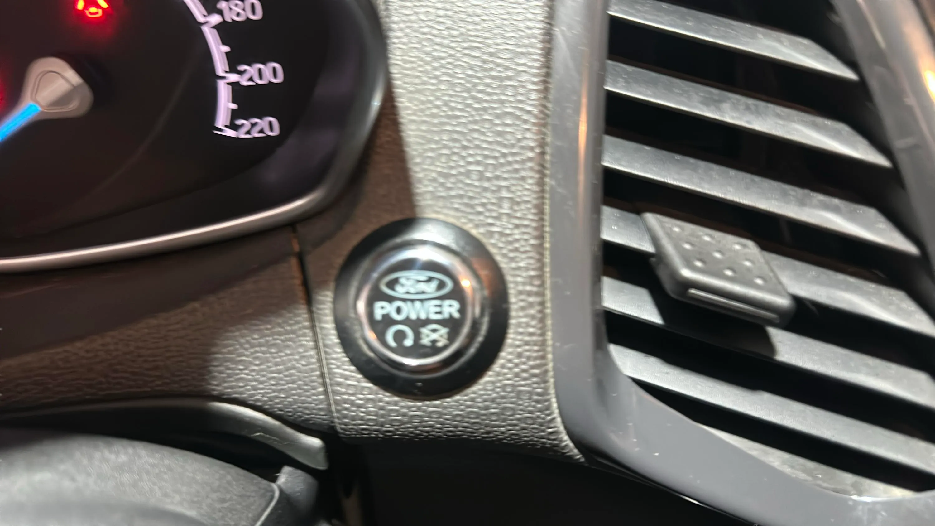 Ford EcoSport 1.5 Ti-VCT Titanium Powershift - foto 19