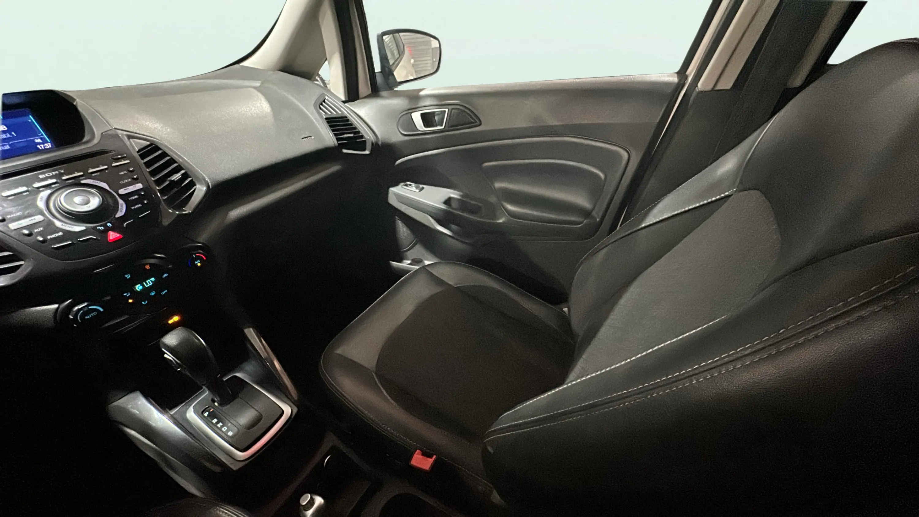 Ford EcoSport 1.5 Ti-VCT Titanium Powershift - foto 12