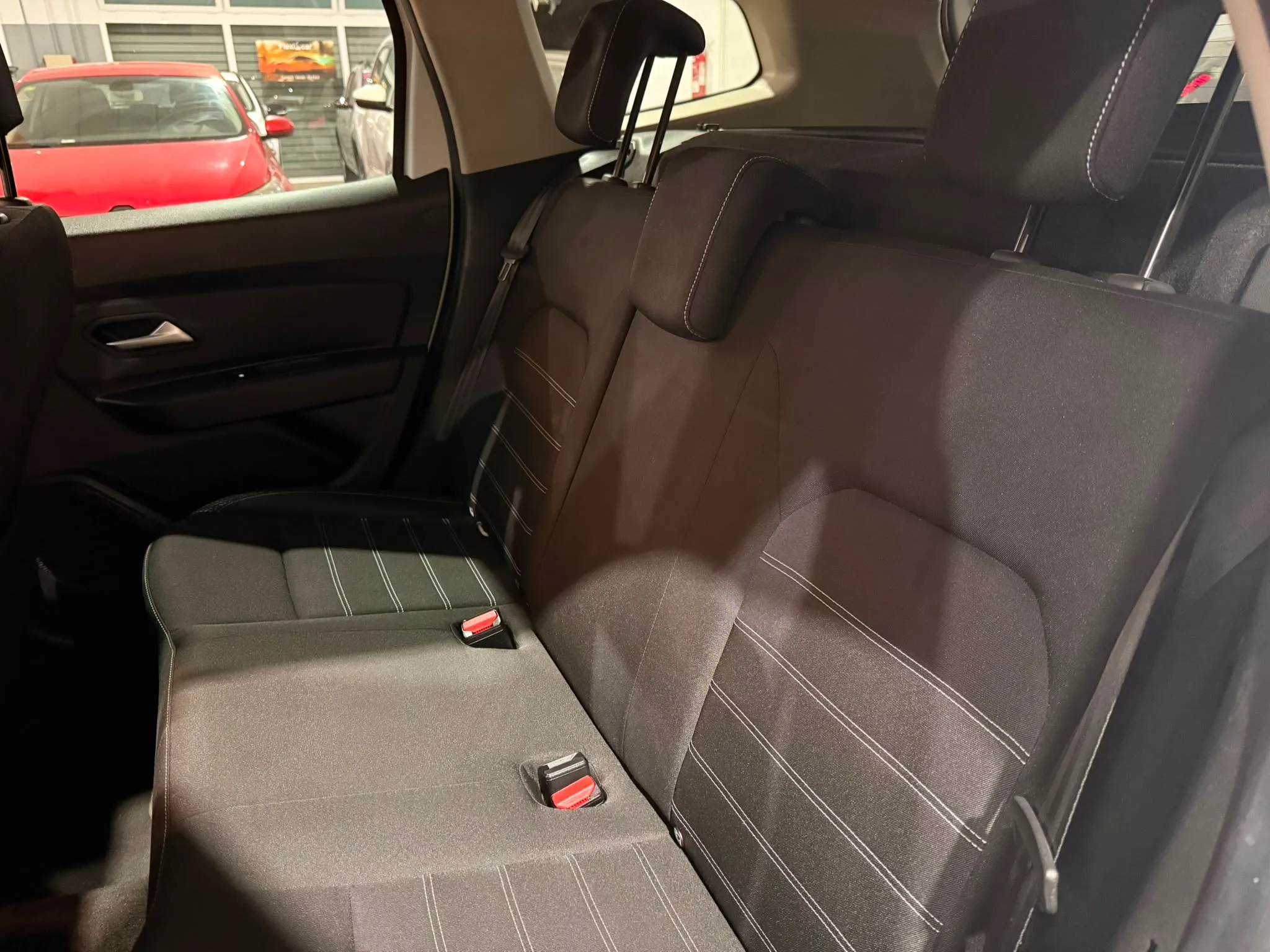 Dacia Duster Essential 1.6 4x2 - foto 6