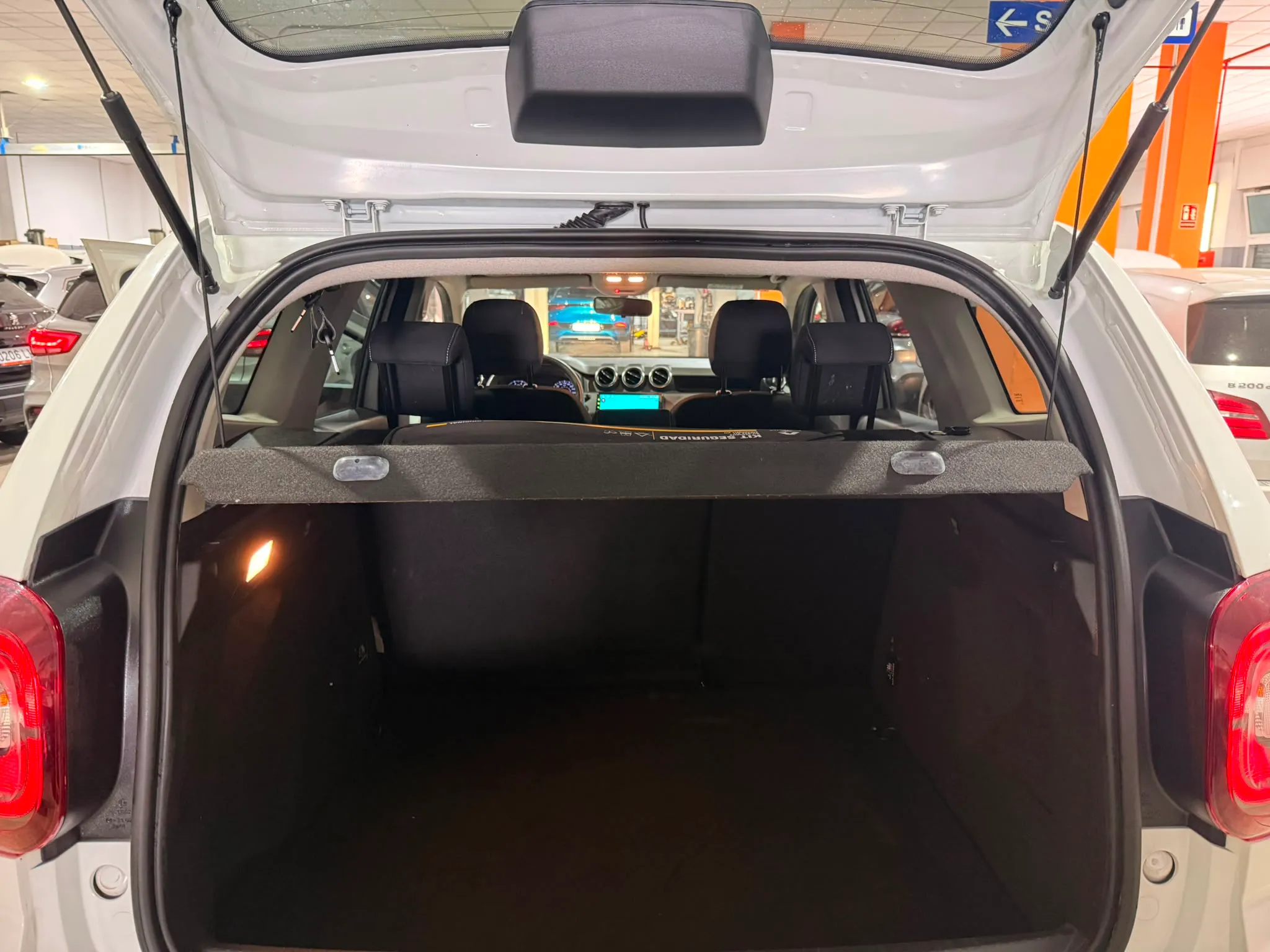 Dacia Duster Essential 1.6 4x2 - foto 23