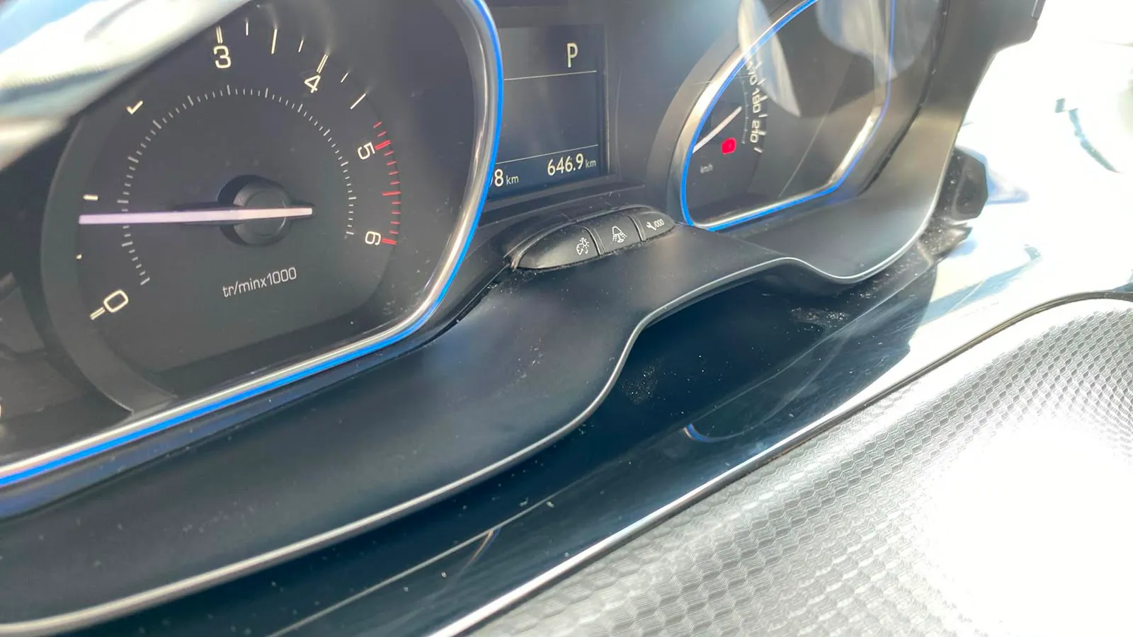Peugeot 2008 Allure BlueHDi 120 EAT6 - foto 17