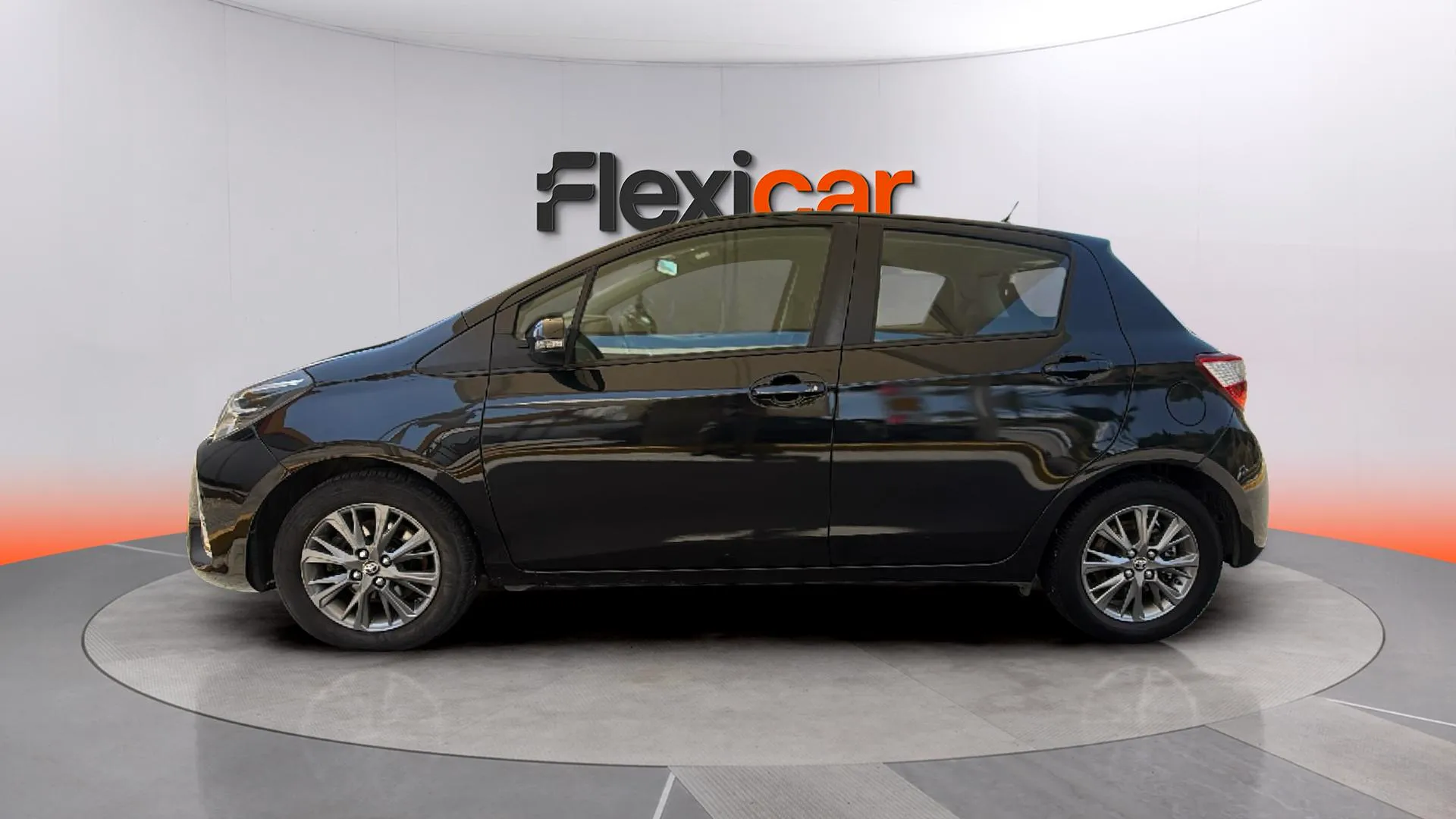 Toyota Yaris 1.5 110 Active - foto 4