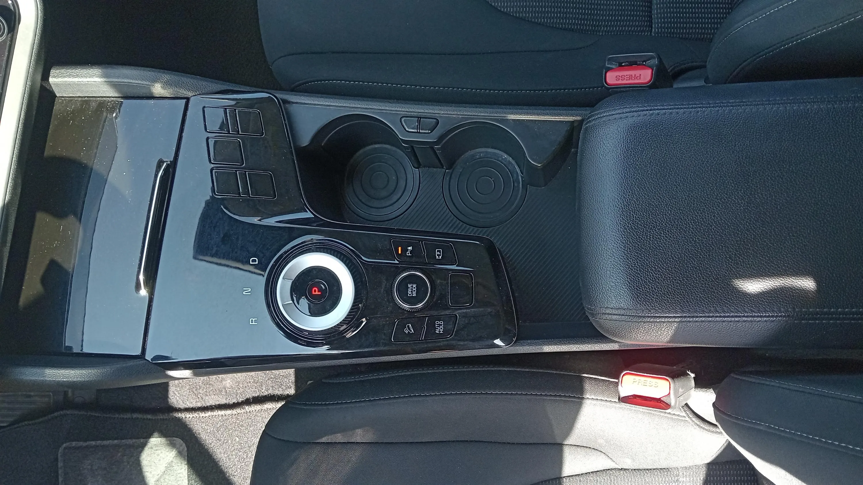 Kia Sportage 1.6 T-GDi MHEV Tech 4x2 DCT - foto 25