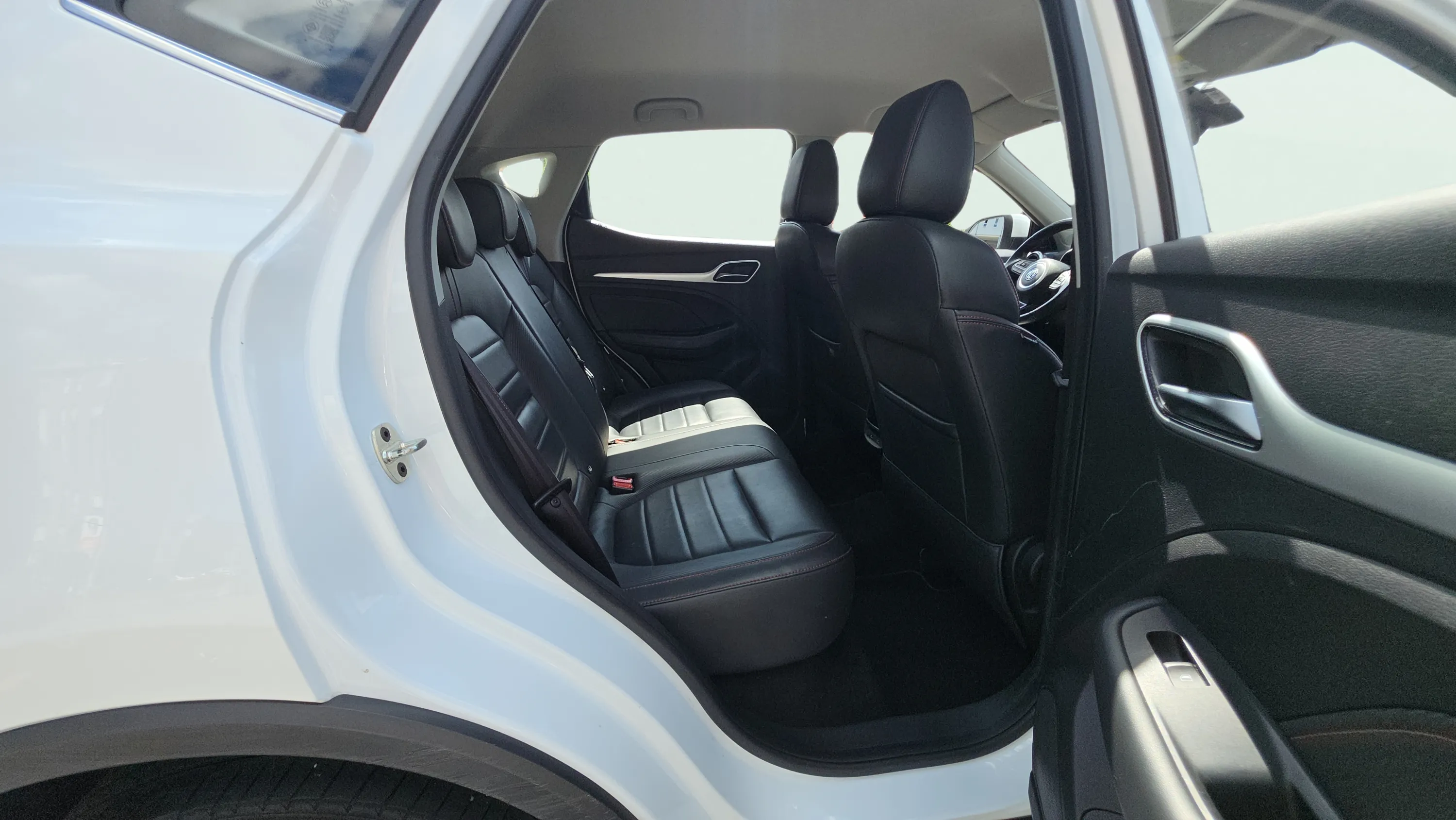 MG ZS 1.5 Luxury - foto 15