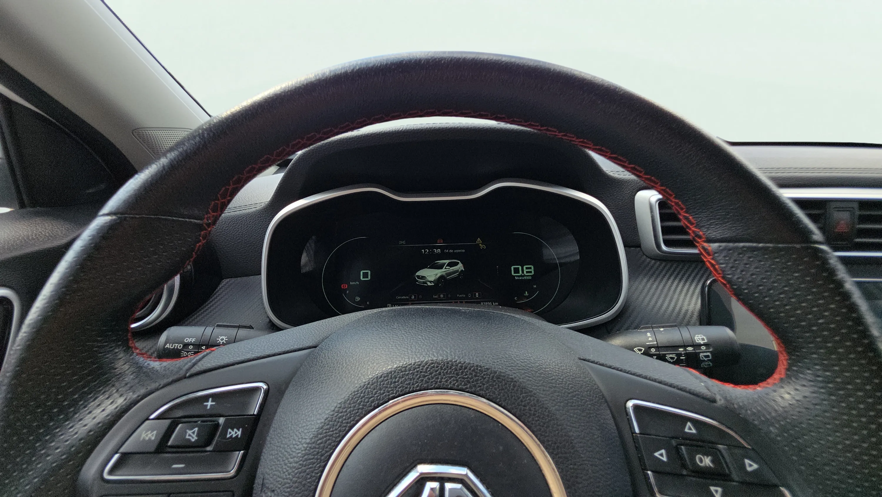 MG ZS 1.5 Luxury - foto 13
