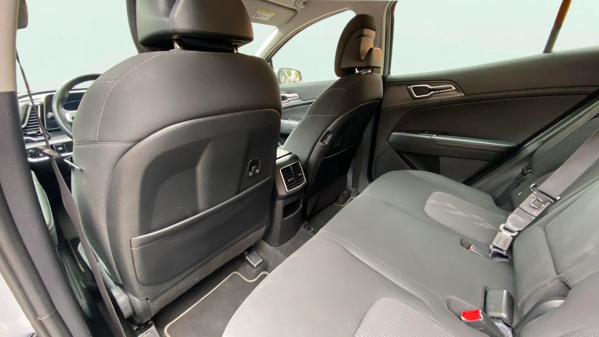 Kia Sportage 1.6 T-GDi HEV Drive 4x2 - foto 20