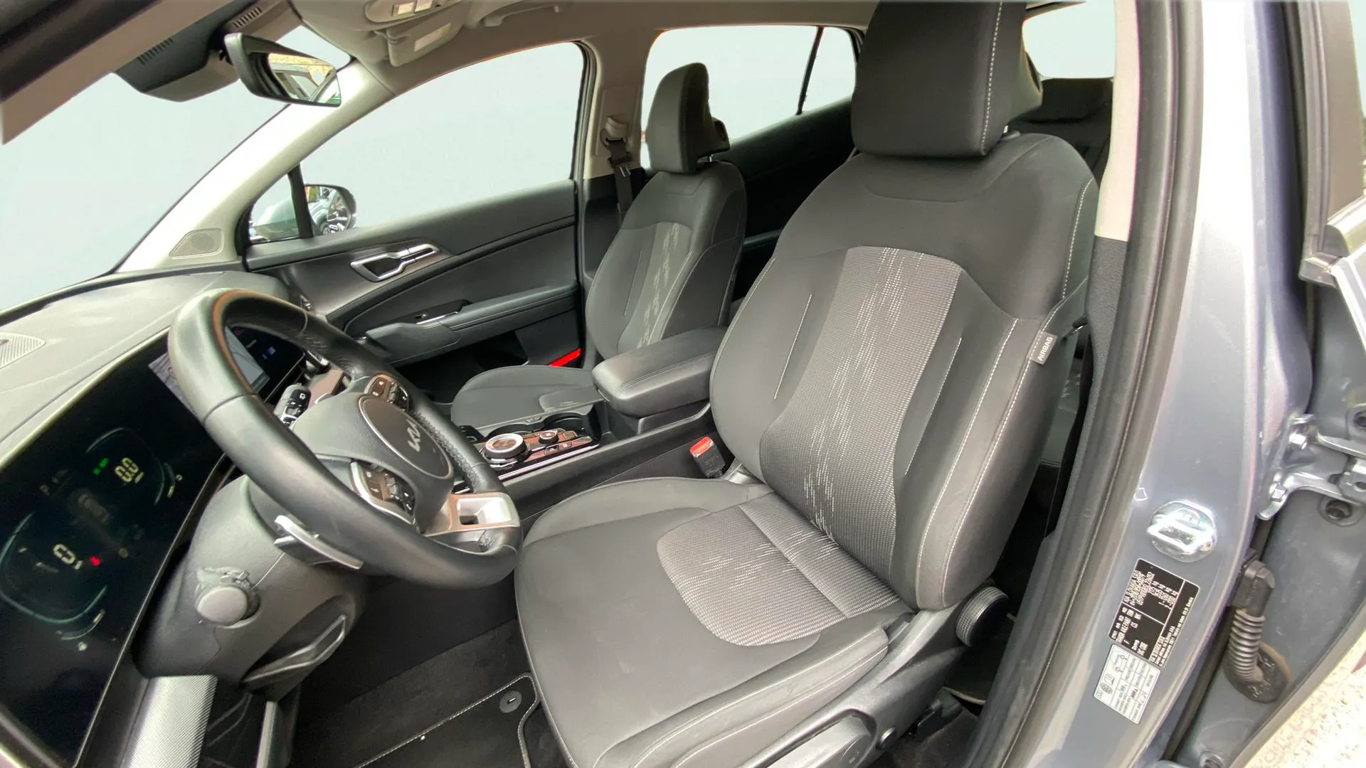 Kia Sportage 1.6 T-GDi HEV Drive 4x2 - foto 17
