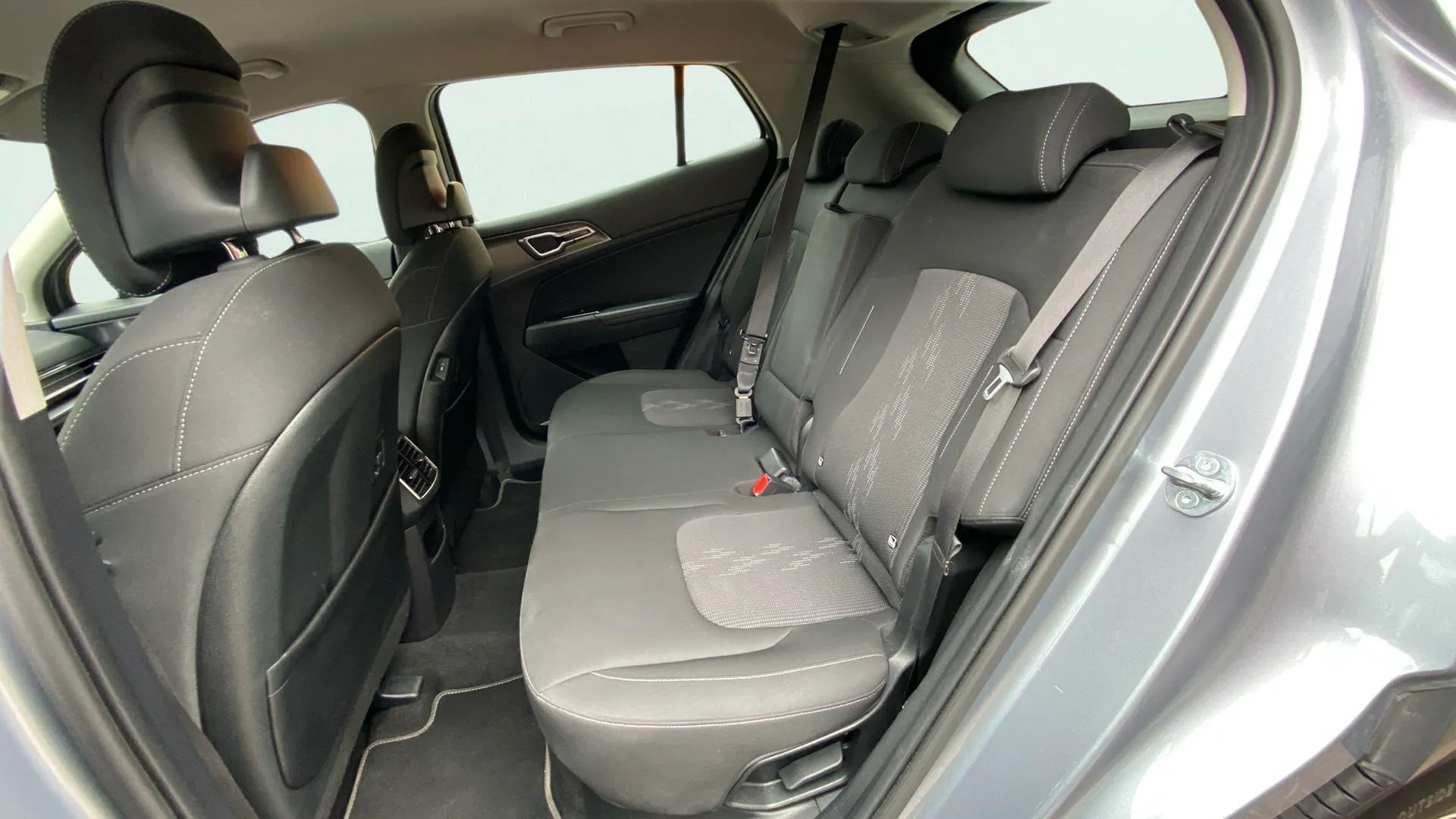 Kia Sportage 1.6 T-GDi HEV Drive 4x2 - foto 19