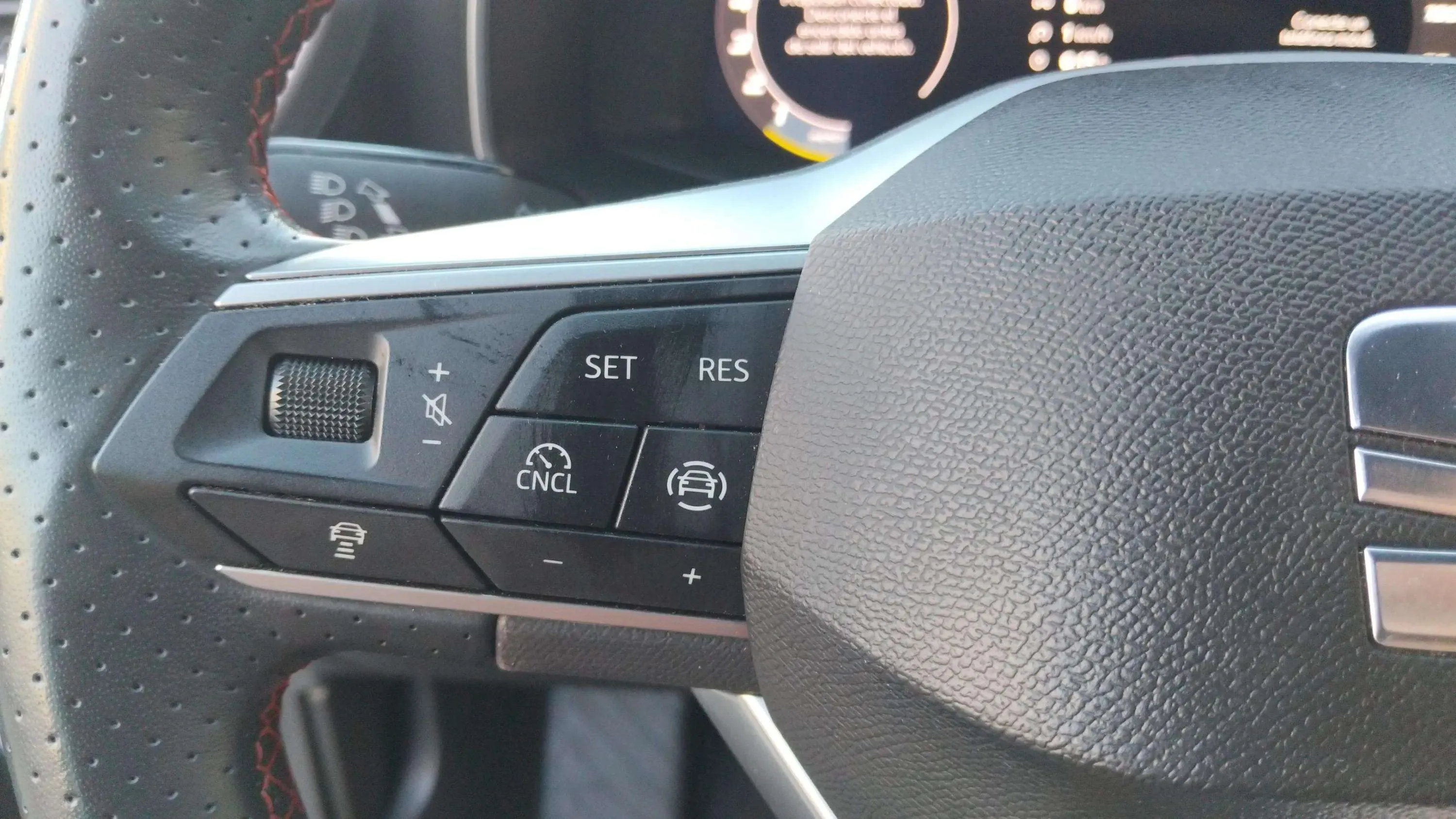 SEAT León 1.5 TSI FR 25 Aniversario - foto 11
