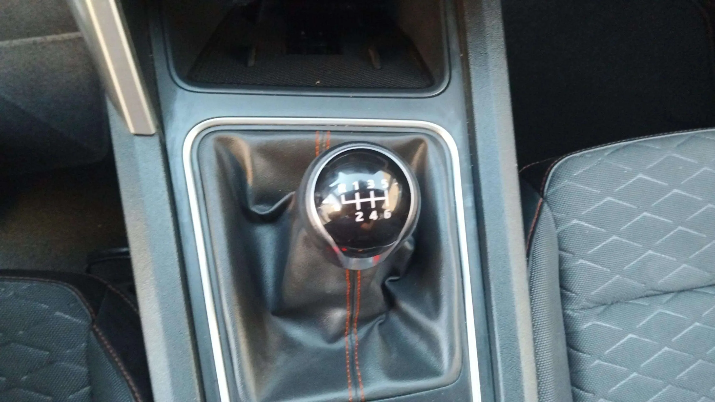 SEAT León 1.5 TSI FR 25 Aniversario - foto 19