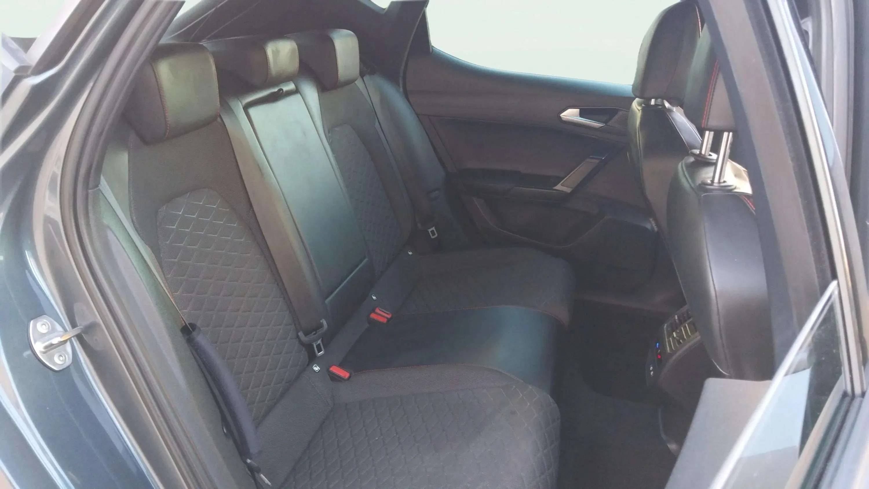 SEAT León 1.5 TSI FR 25 Aniversario - foto 23