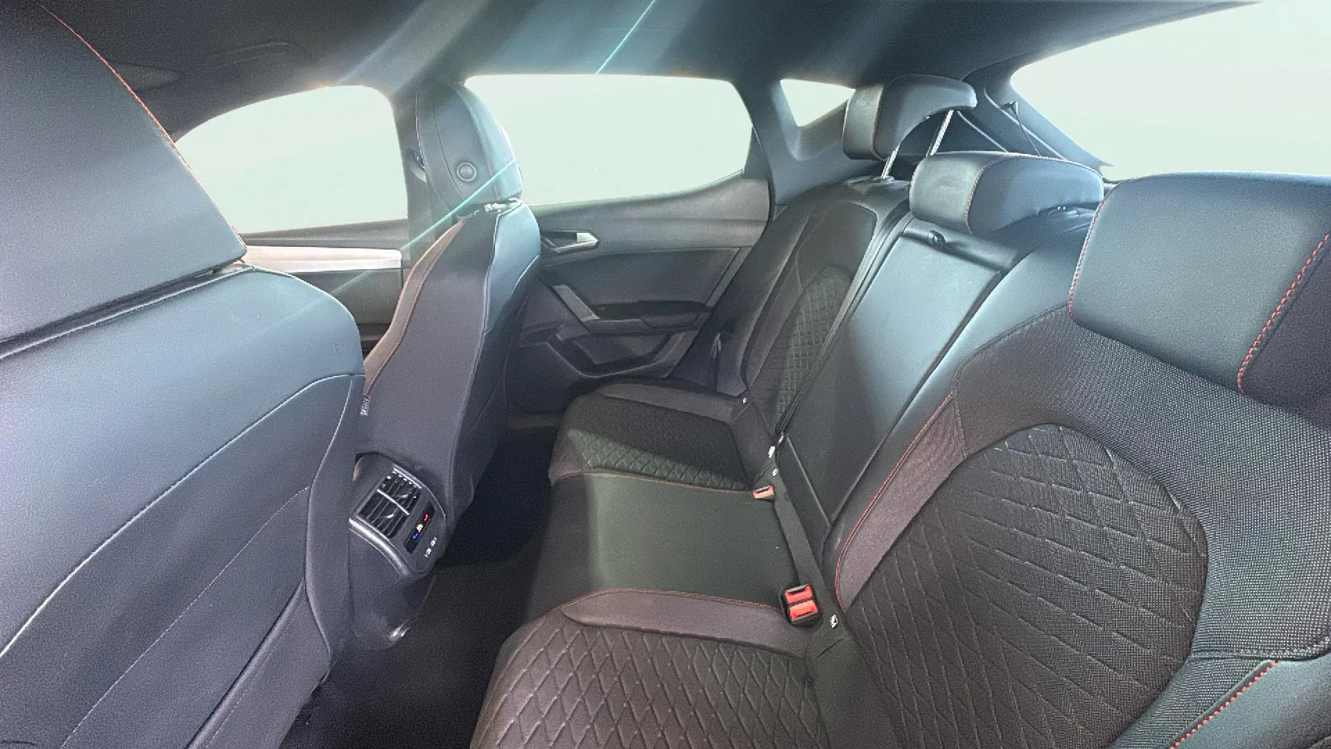 SEAT León 1.5 TSI FR 25 Aniversario - foto 18