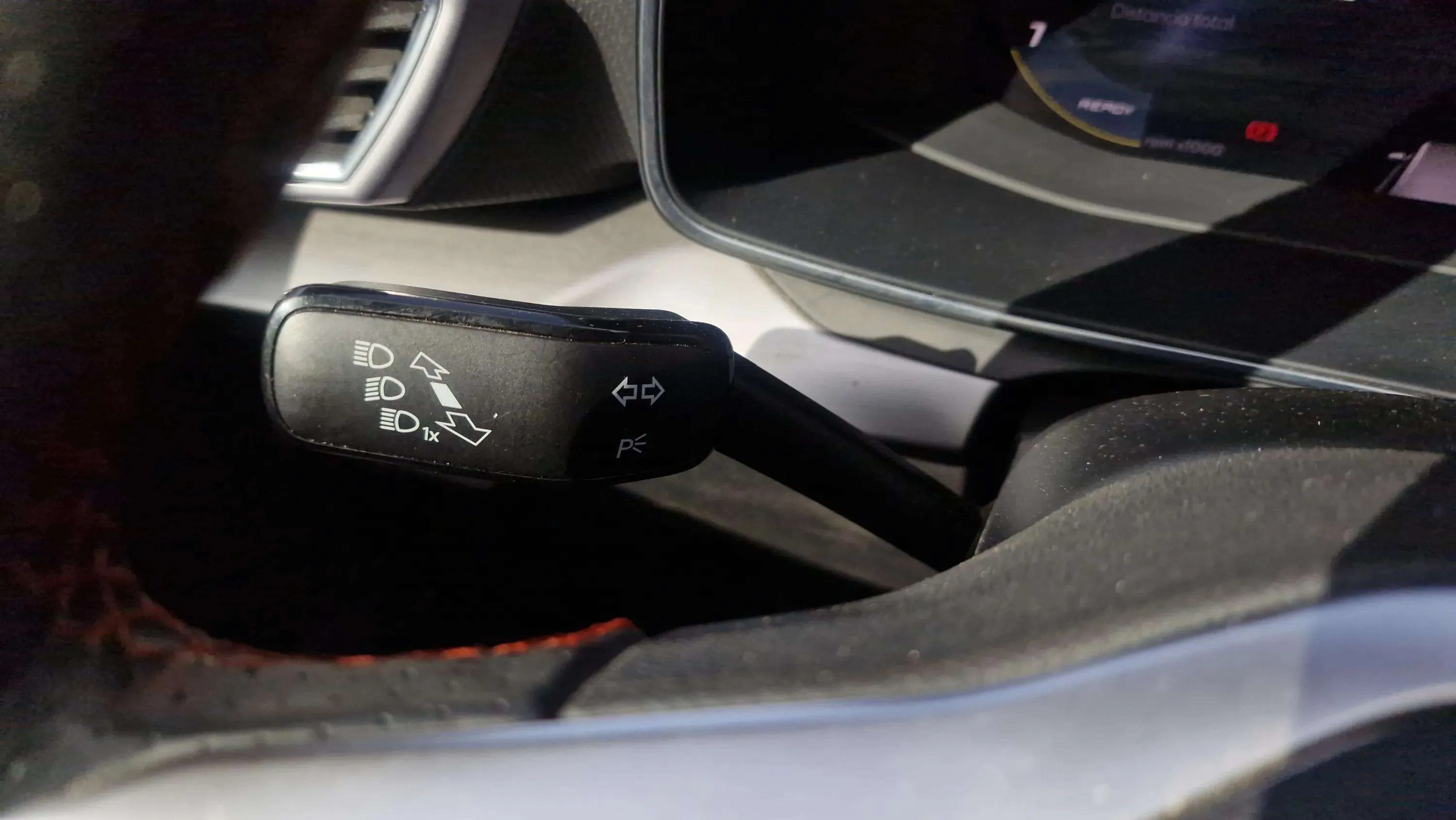 SEAT León 1.5 TSI FR 25 Aniversario - foto 17