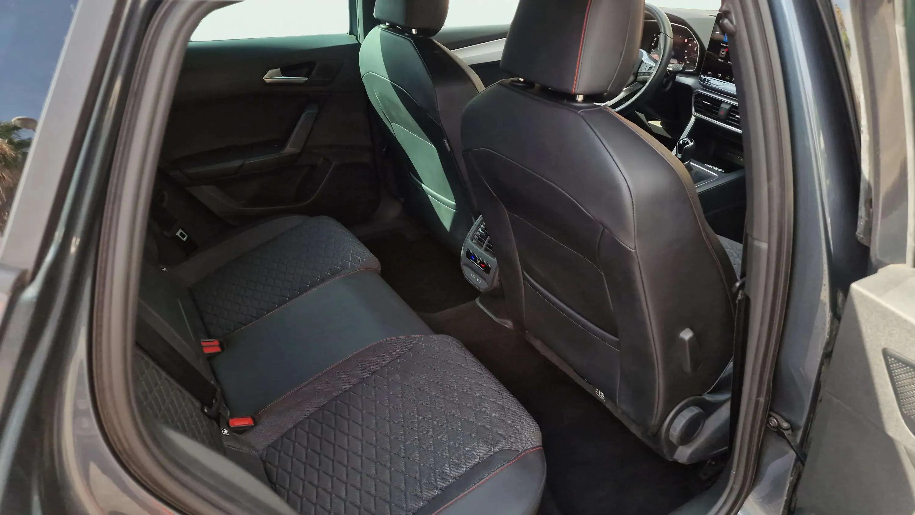 SEAT León 1.5 TSI FR 25 Aniversario - foto 22