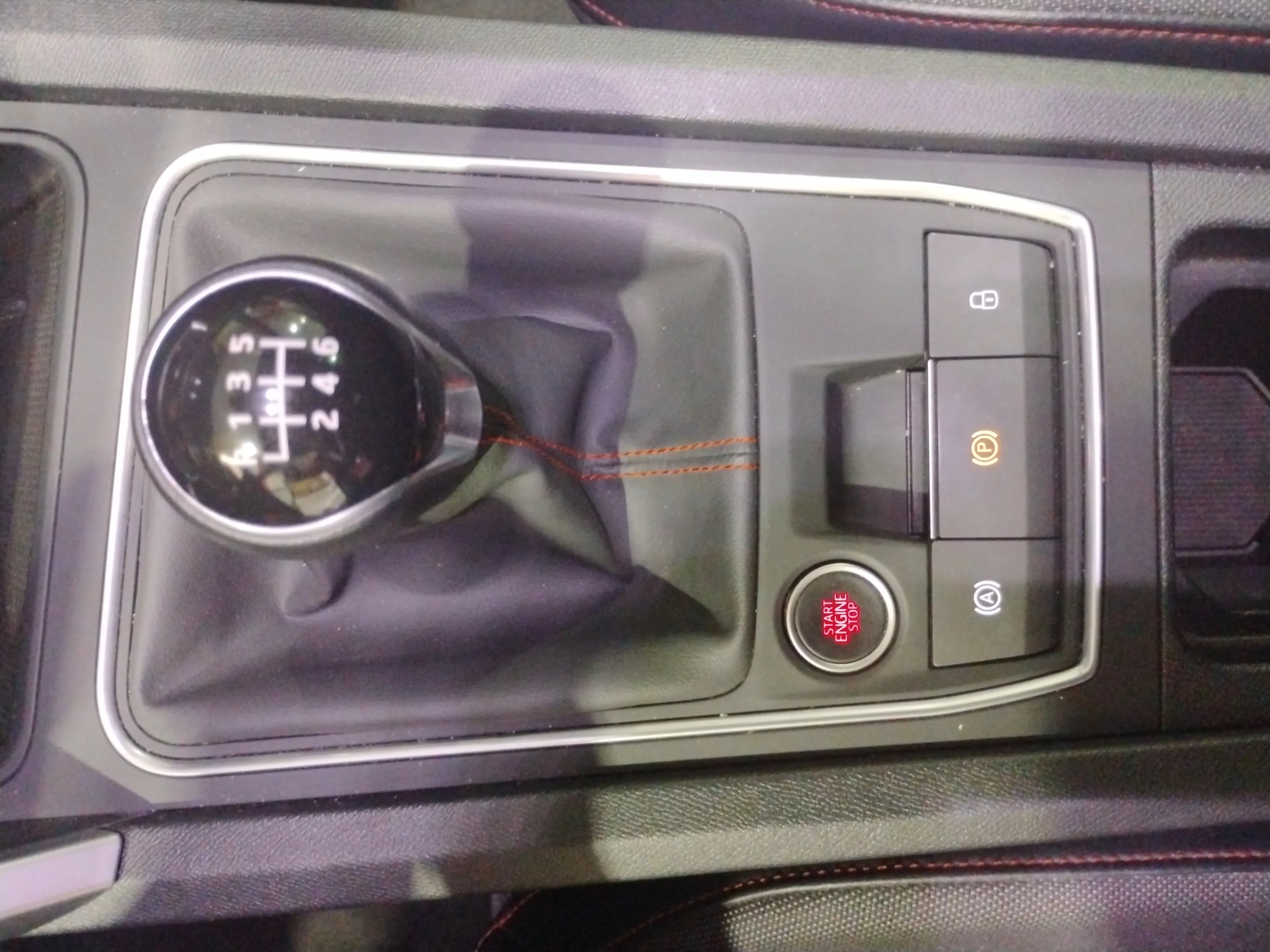 SEAT León 1.5 TSI FR 25 Aniversario - foto 26