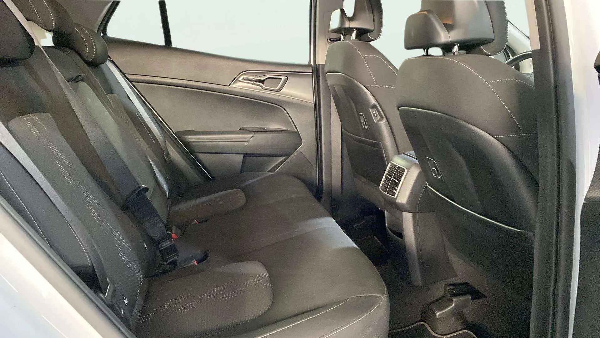 Kia Sportage 1.6 T-GDi HEV Drive 4x2 - foto 10