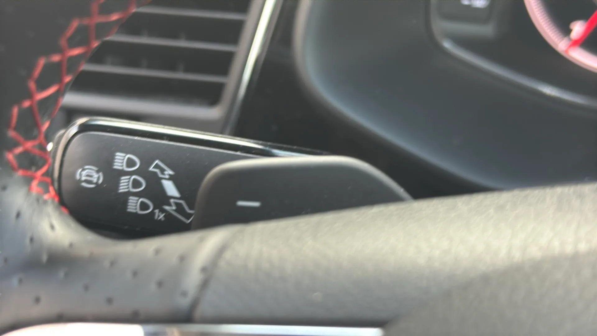 SEAT León 2.0 TSI DSG-7 FR Ed - foto 25