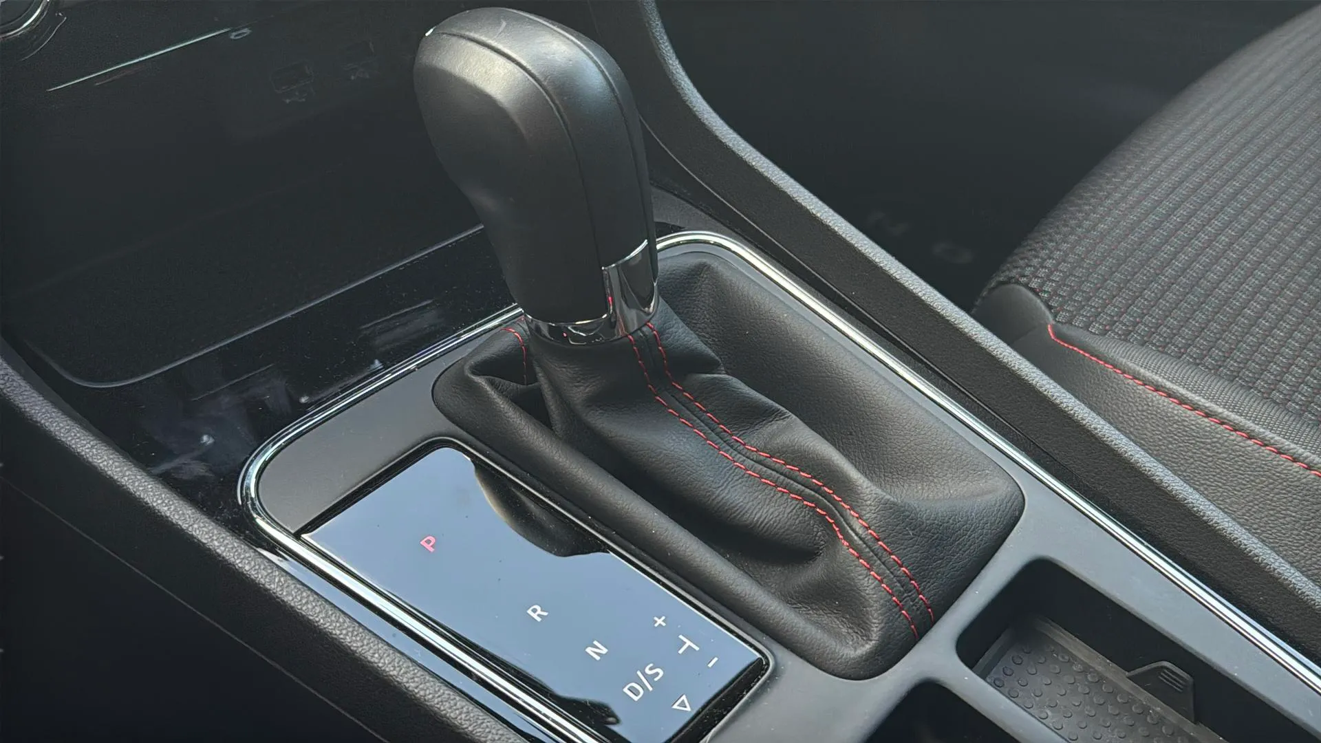 SEAT León 2.0 TSI DSG-7 FR Ed - foto 16